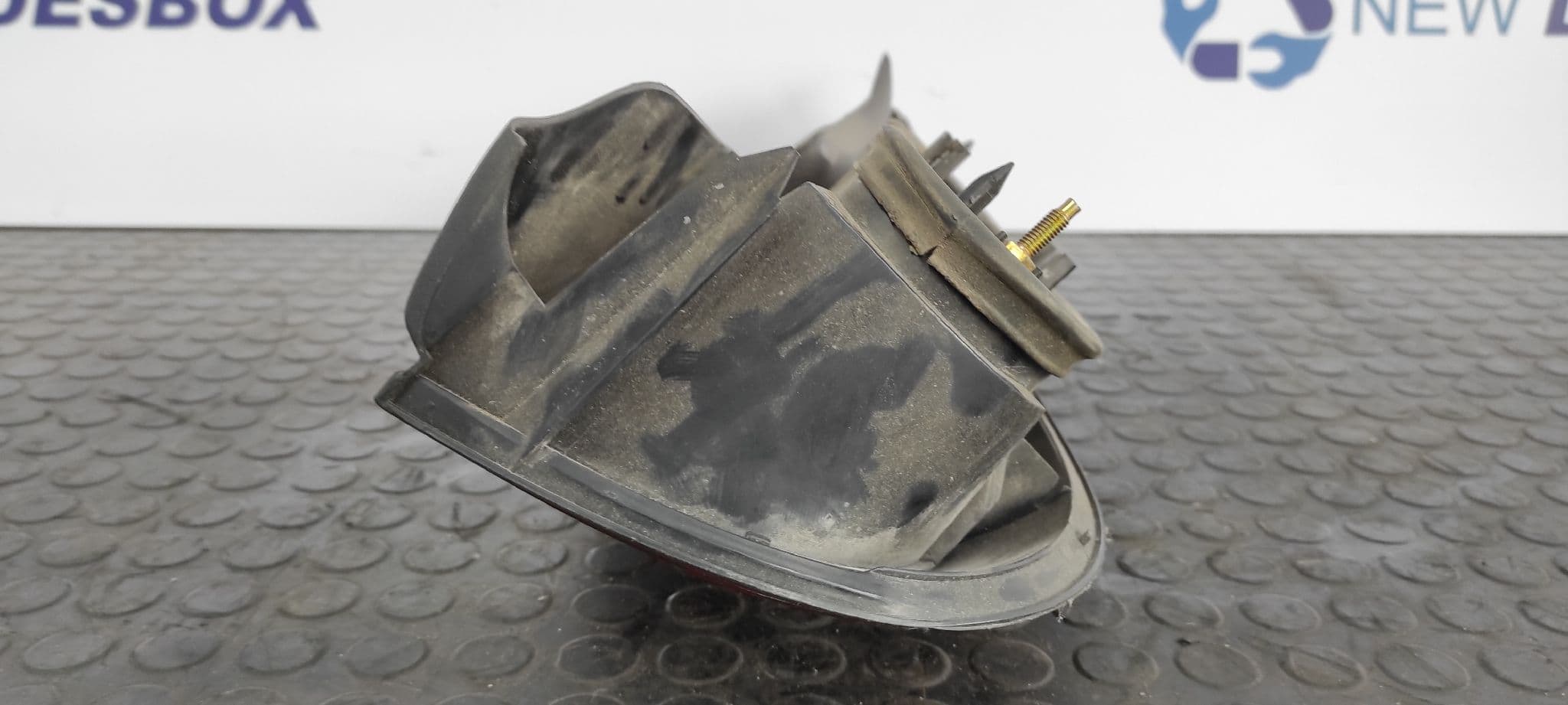 Recambio de PILOTO TRASERO IZQUIERDO para RENAULT LAGUNA (B56) 1.9 dTi F9Q710 referencia OEM IAM VALEO 2261   - AZUL 8