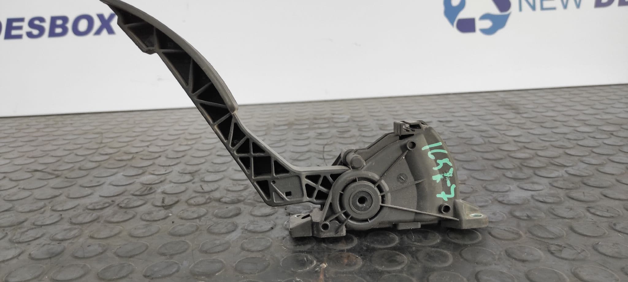 Recambio de POTENCIOMETRO PEDAL para DACIA LOGAN Ambiance Music D4F732 referencia OEM IAM 8200386506D   - 5
