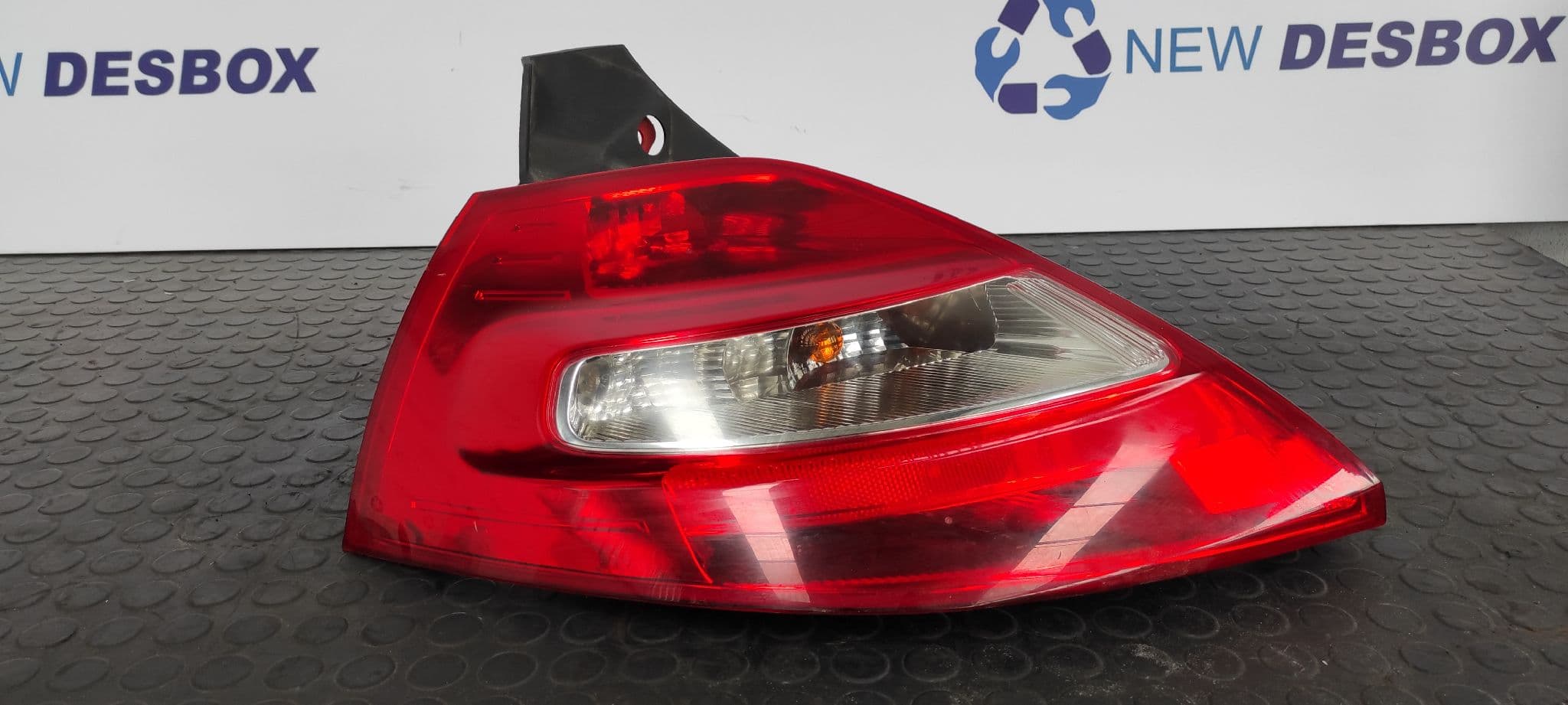 Recambio de PILOTO TRASERO IZQUIERDO para RENAULT MEGANE II CLASSIC BERLINA 1.5 dCi Diesel CAT K9K G7 referencia OEM IAM 8200413214   - CHAMPAGNE