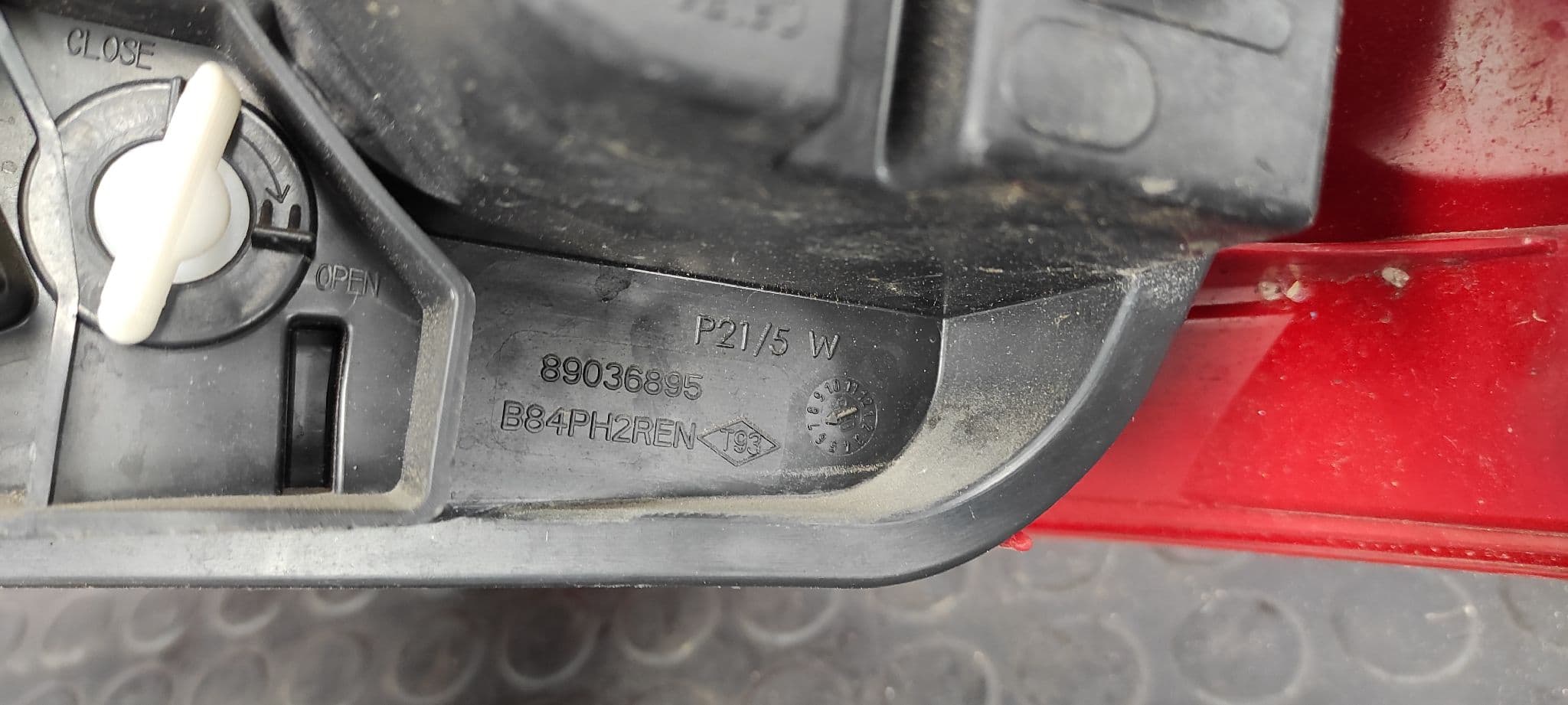 Recambio de PILOTO TRASERO IZQUIERDO para RENAULT MEGANE II CLASSIC BERLINA 1.5 dCi Diesel CAT K9K G7 referencia OEM IAM 8200413214   - CHAMPAGNE 8