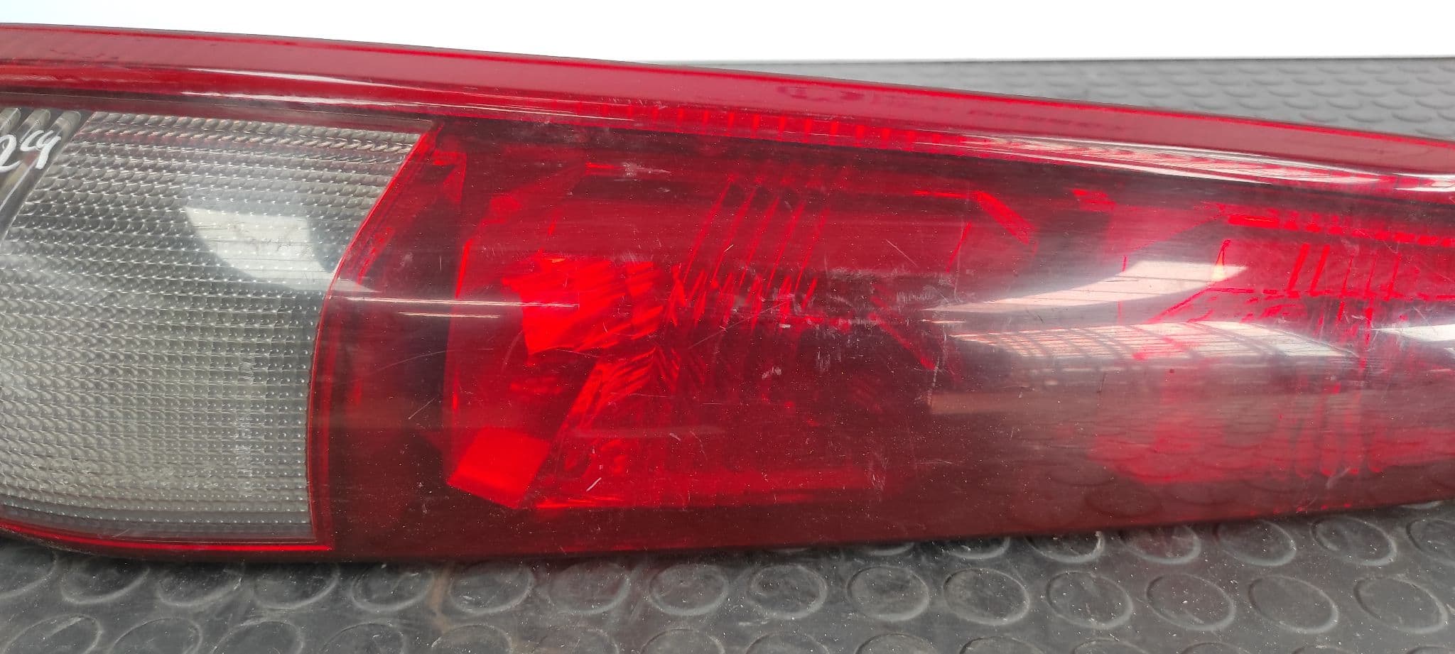 Recambio de PILOTO TRASERO IZQUIERDO para NISSAN X-TRAIL (T30) Comfort YD22ETI referencia OEM IAM   B46L - GRIS 6