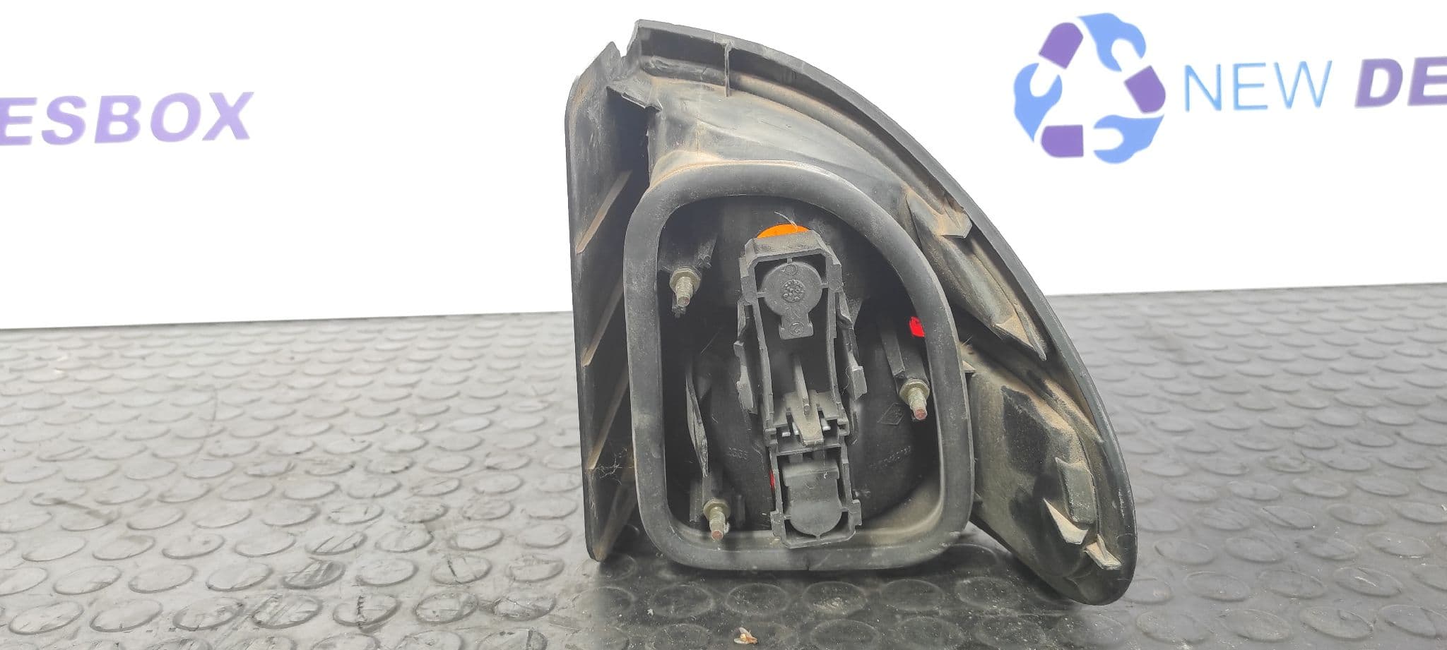 Recambio de PILOTO TRASERO IZQUIERDO para RENAULT LAGUNA (B56) 1.8 16V RT F4P760 referencia OEM IAM 7700420122   - PLATA 3