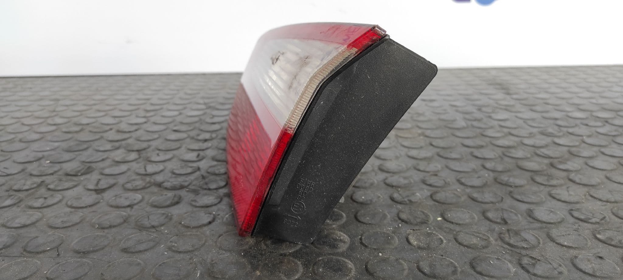 Recambio de PILOTO PORTON DERECHO para RENAULT LAGUNA II (BG0) referencia OEM IAM 8200002476 5
