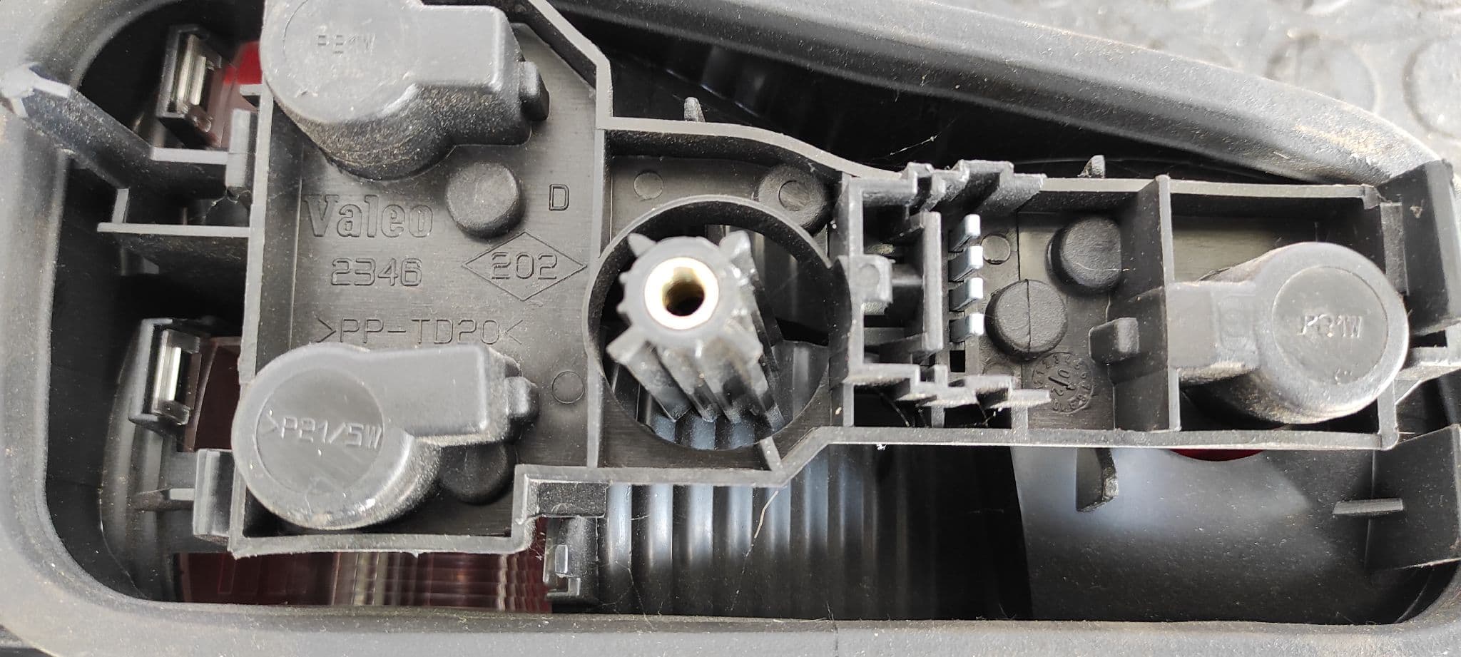 Recambio de PILOTO PORTON DERECHO para RENAULT LAGUNA II (BG0) referencia OEM IAM 8200002476 7