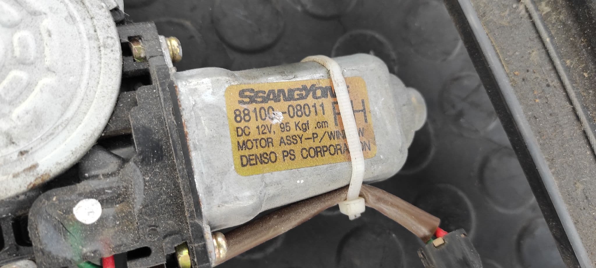 Recambio de ELEVALUNAS DELANTERO DERECHO para SSANGYONG REXTON D27DT referencia OEM IAM 8810008011   - NEGRO 2