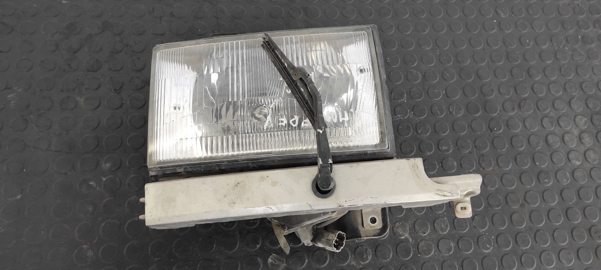 Recambio de FARO DERECHO para OPEL MONTEREY 3.2 referencia OEM IAM ICHIKOH 1430