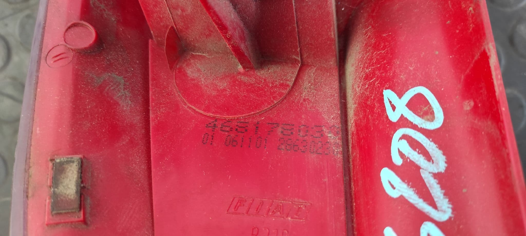 Recambio de PILOTO TRASERO DERECHO para FIAT PUNTO BERLINA (188) 1.2 16V CAT 188A5000 referencia OEM IAM 468178030   - AZUL 9