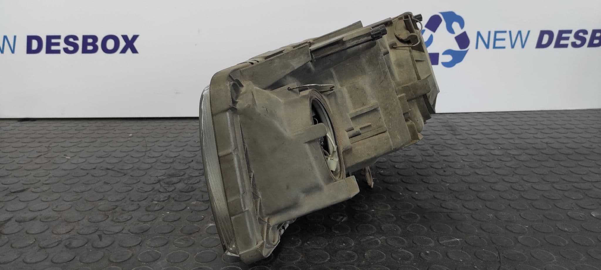 Recambio de FARO DERECHO para MERCEDES-BENZ CLASE S (W126) referencia OEM IAM A1268205861 4