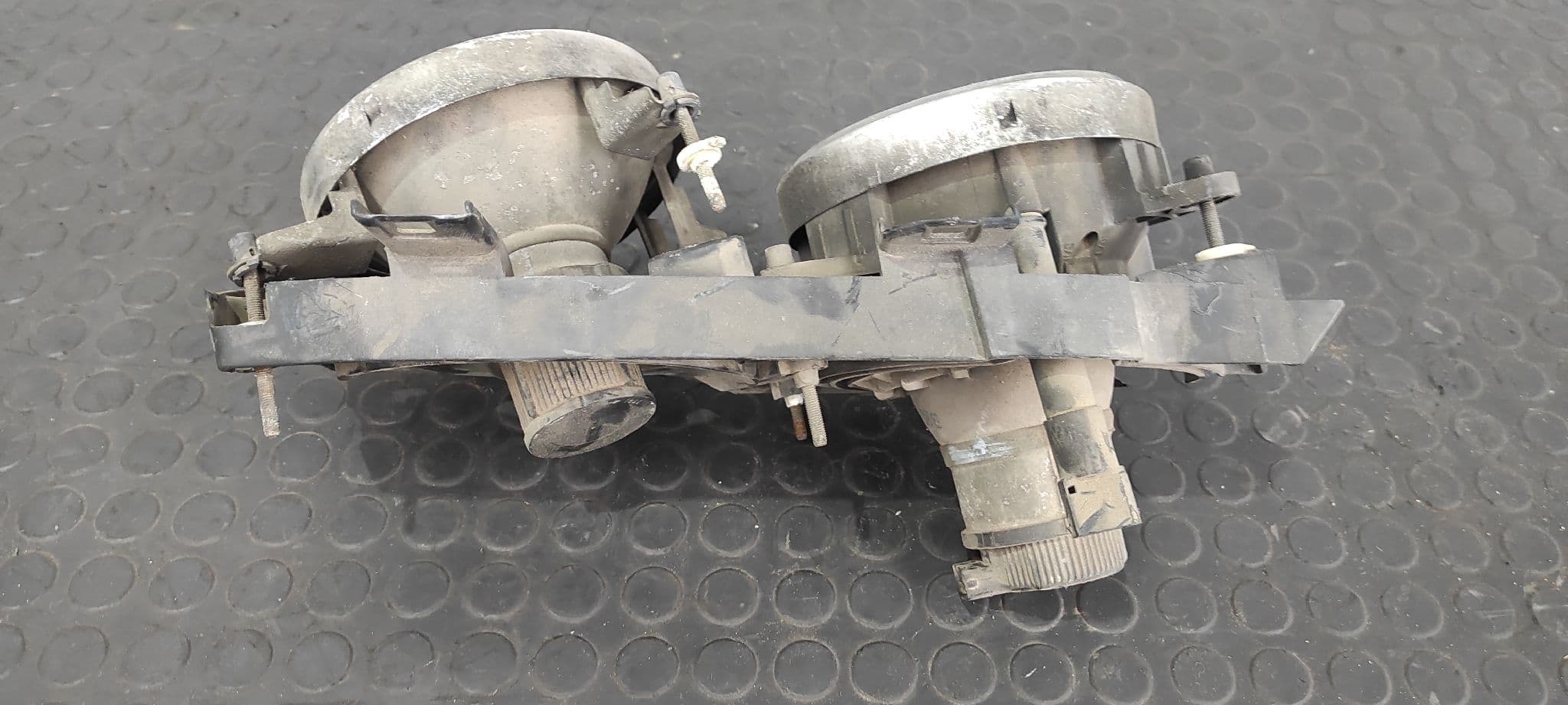 Recambio de FARO DERECHO para BMW SERIE 7 (E32) referencia OEM IAM 13174000 8