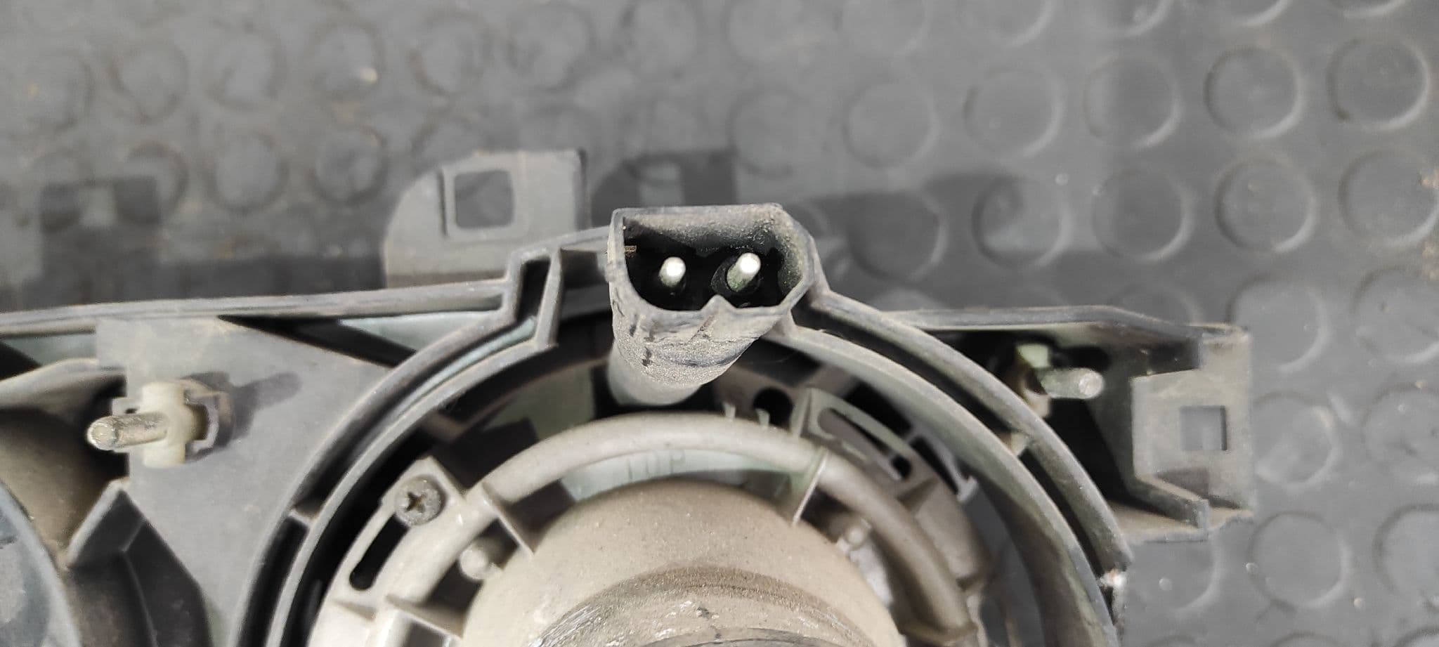 Recambio de FARO DERECHO para BMW SERIE 7 (E32) referencia OEM IAM 13174000 7