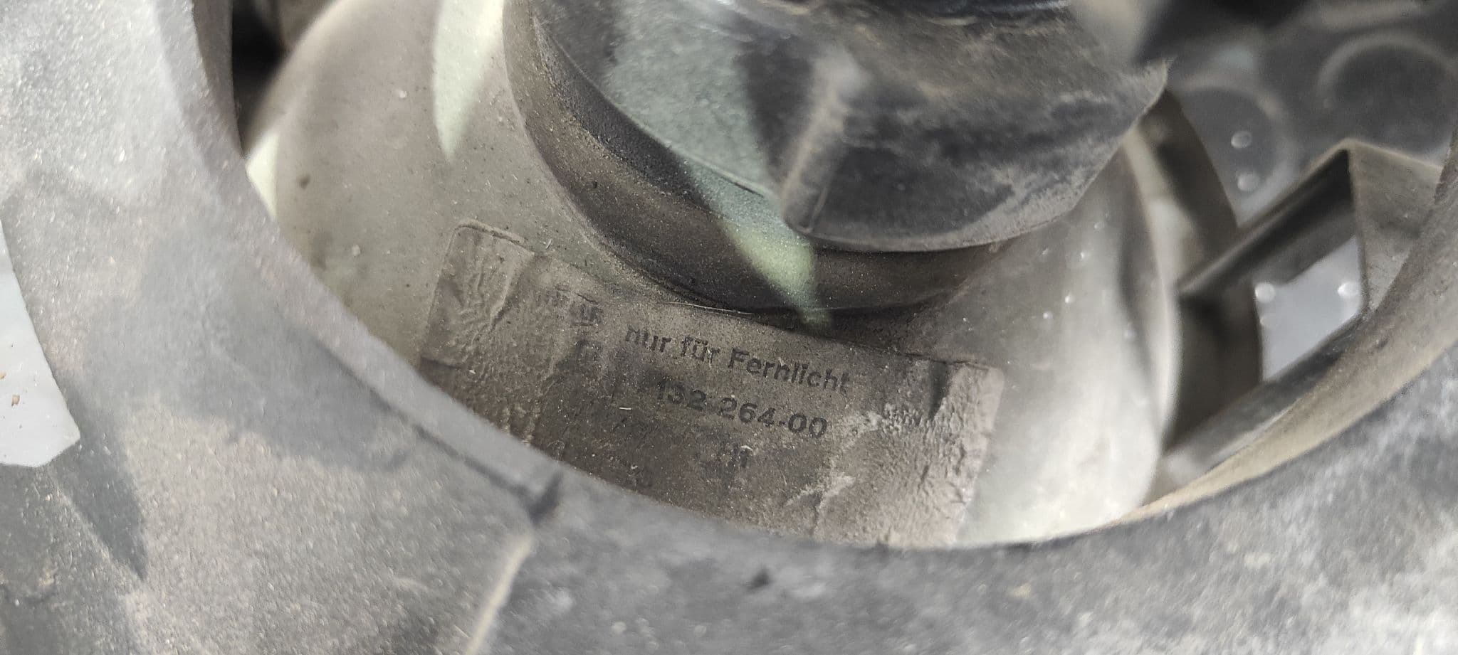 Recambio de FARO DERECHO para BMW SERIE 7 (E32) referencia OEM IAM 13174000 6
