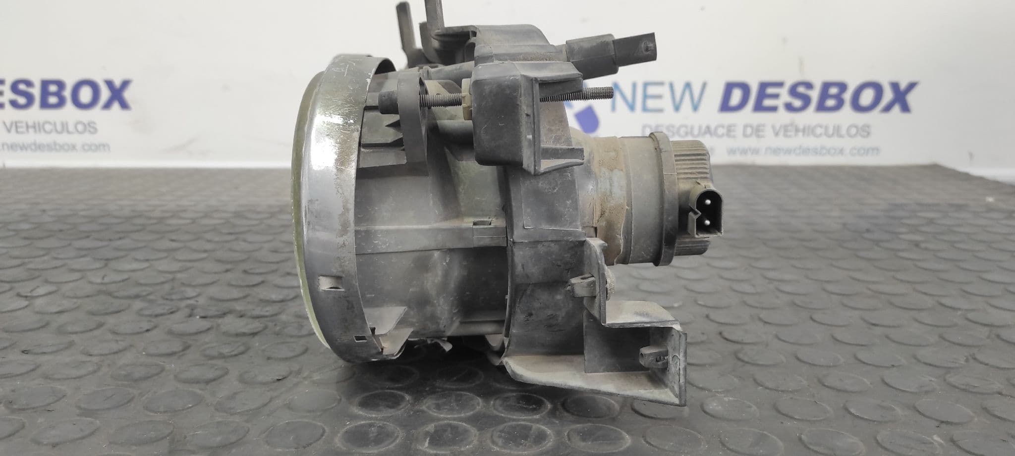 Recambio de FARO IZQUIERDO para BMW SERIE 7 (E32) referencia OEM IAM 13174100 3