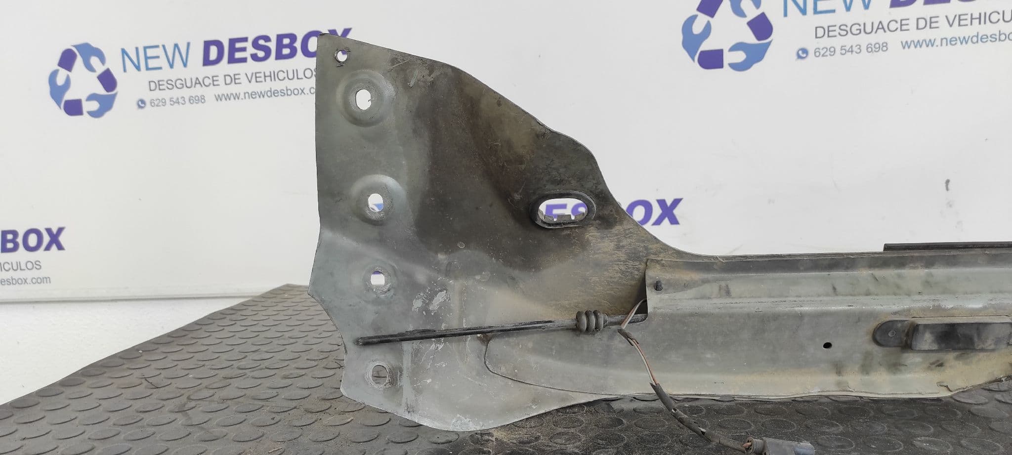 Recambio de PANEL FRONTAL para MERCEDES-BENZ CLASE M (W163) 2.7 CDI 20V CAT OM612963 referencia OEM IAM 260546   - GRIS 4