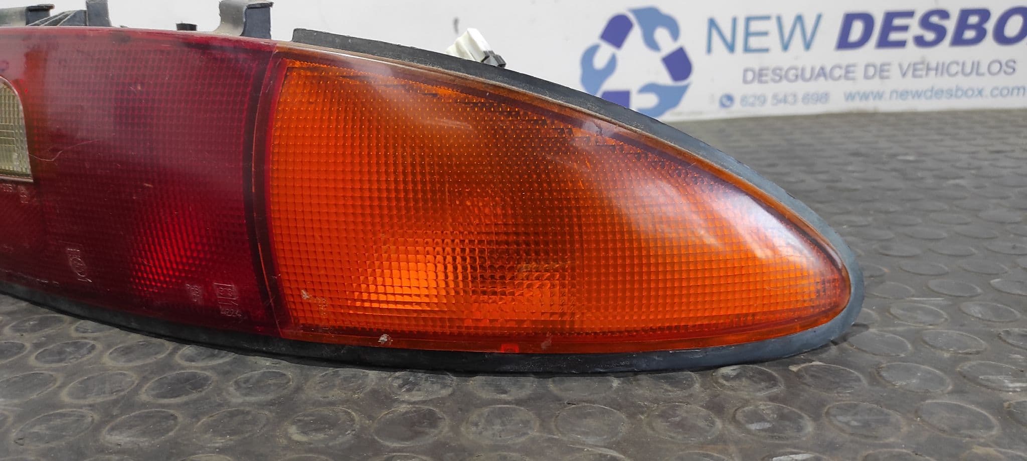 Recambio de PILOTO TRASERO DERECHO para MAZDA MX-3 (EC) 1.6 16V B6 referencia OEM IAM    - BLANCO 8