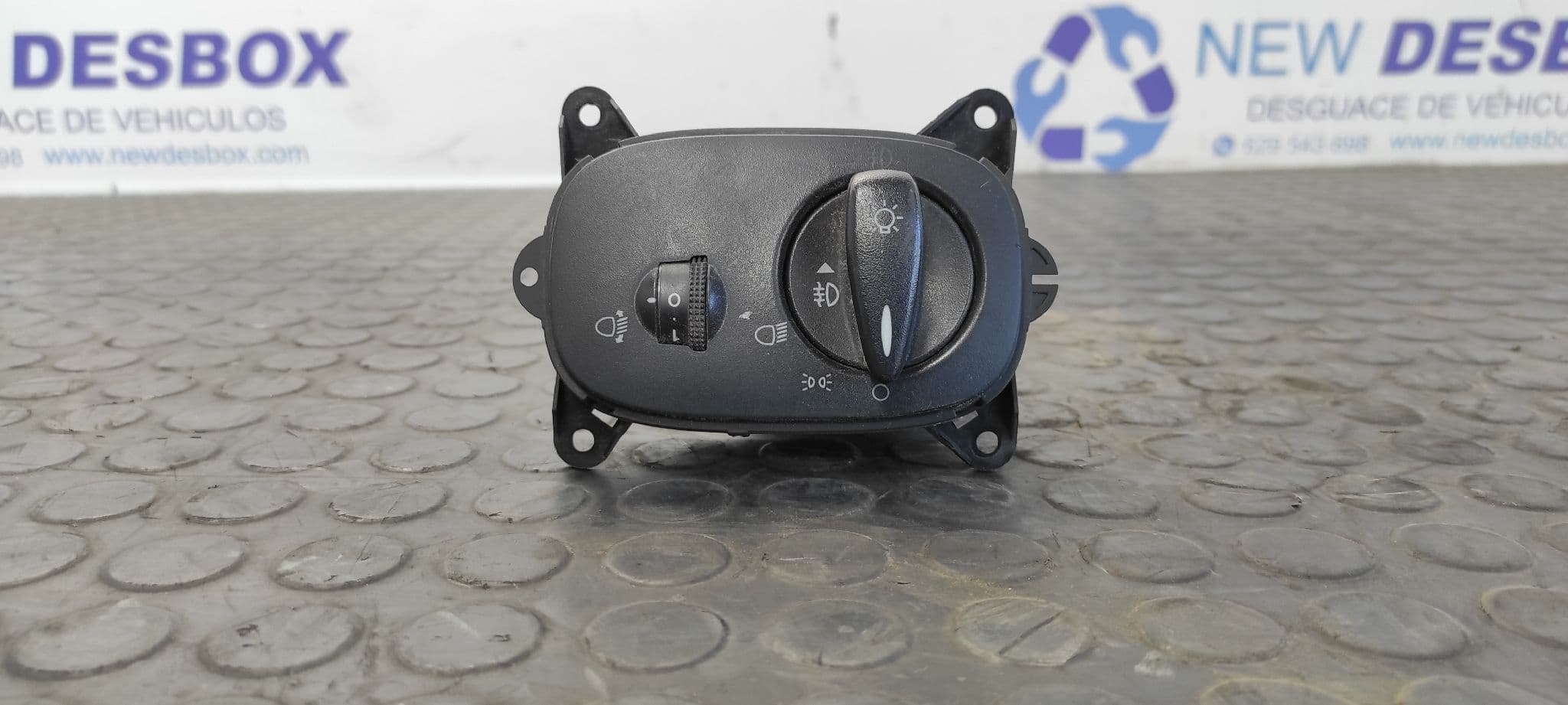 Recambio de MANDO LUCES para FORD TRANSIT CONNECT (TC7) Furgón FT 200S HCPA referencia OEM IAM YC1T13A024BB   - BLANCO
