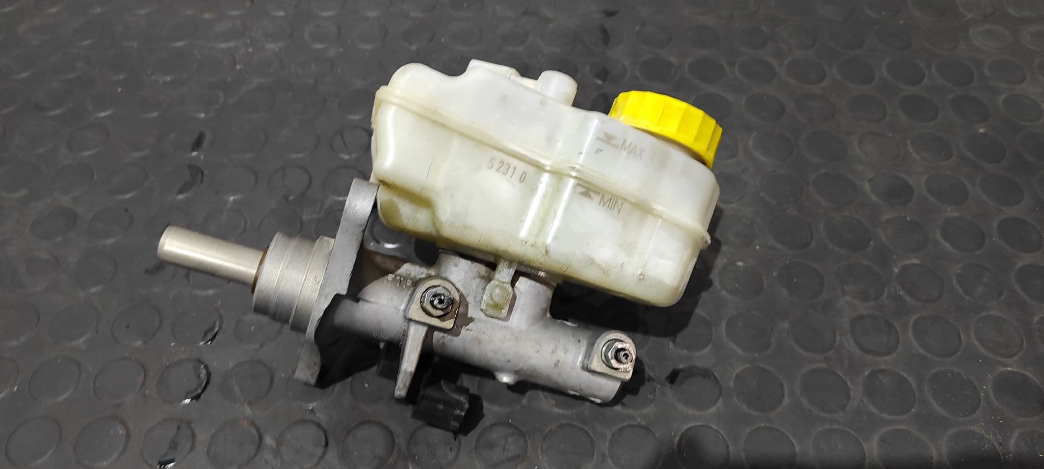 Recambio de BOMBA FRENO para SKODA FABIA (5J2 ) 1.2 CHFA referencia OEM IAM 6R0611301A   - BLANCO 8