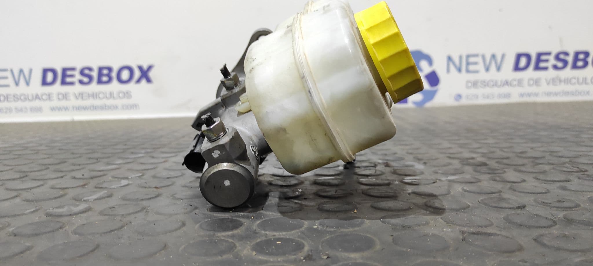 Recambio de BOMBA FRENO para SKODA FABIA (5J2 ) 1.2 CHFA referencia OEM IAM 6R0611301A   - BLANCO 3