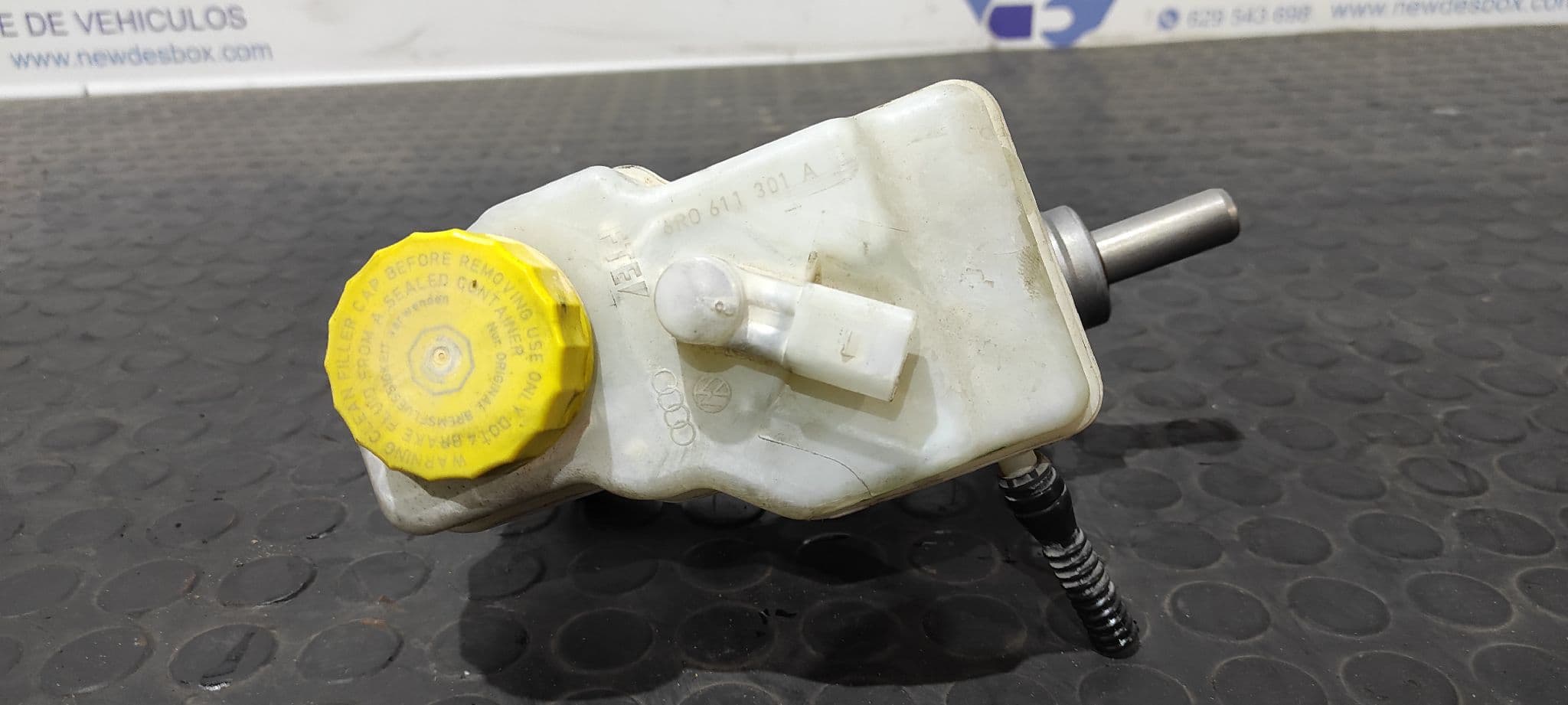 Recambio de BOMBA FRENO para SKODA FABIA (5J2 ) 1.2 CHFA referencia OEM IAM 6R0611301A   - BLANCO 7