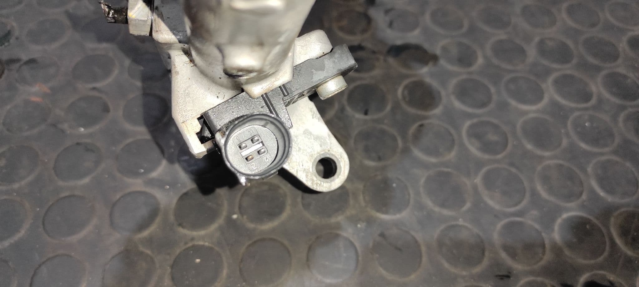 Recambio de BOMBA FRENO para SKODA FABIA (5J2 ) 1.2 CHFA referencia OEM IAM 6R0611301A   - BLANCO 6