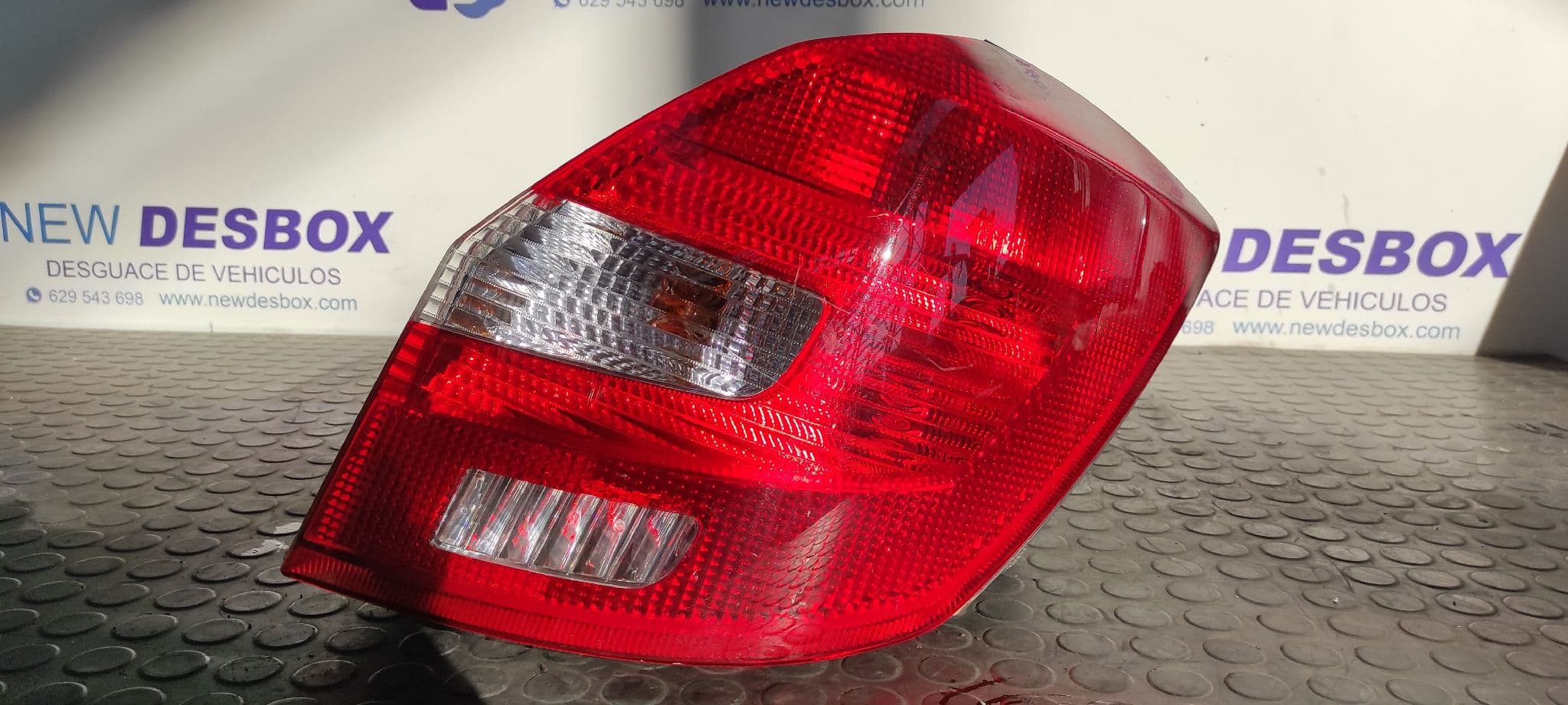 Recambio de PILOTO TRASERO DERECHO para SKODA FABIA (5J2 ) Urban CGPA referencia OEM IAM 5J6945096   - BLANCO