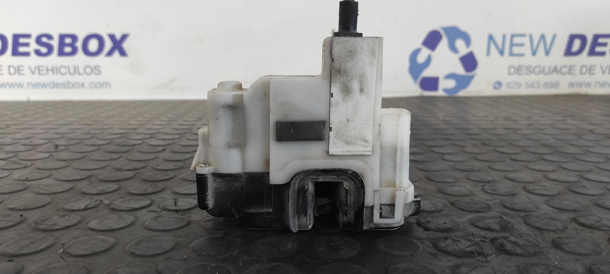 Recambio de CERRADURA PUERTA DELANTERA DERECHA para FIAT PANDA (169) 1.3 16V JTD Dynamic 188A8000 referencia OEM IAM 51826966   - BLANCO 4