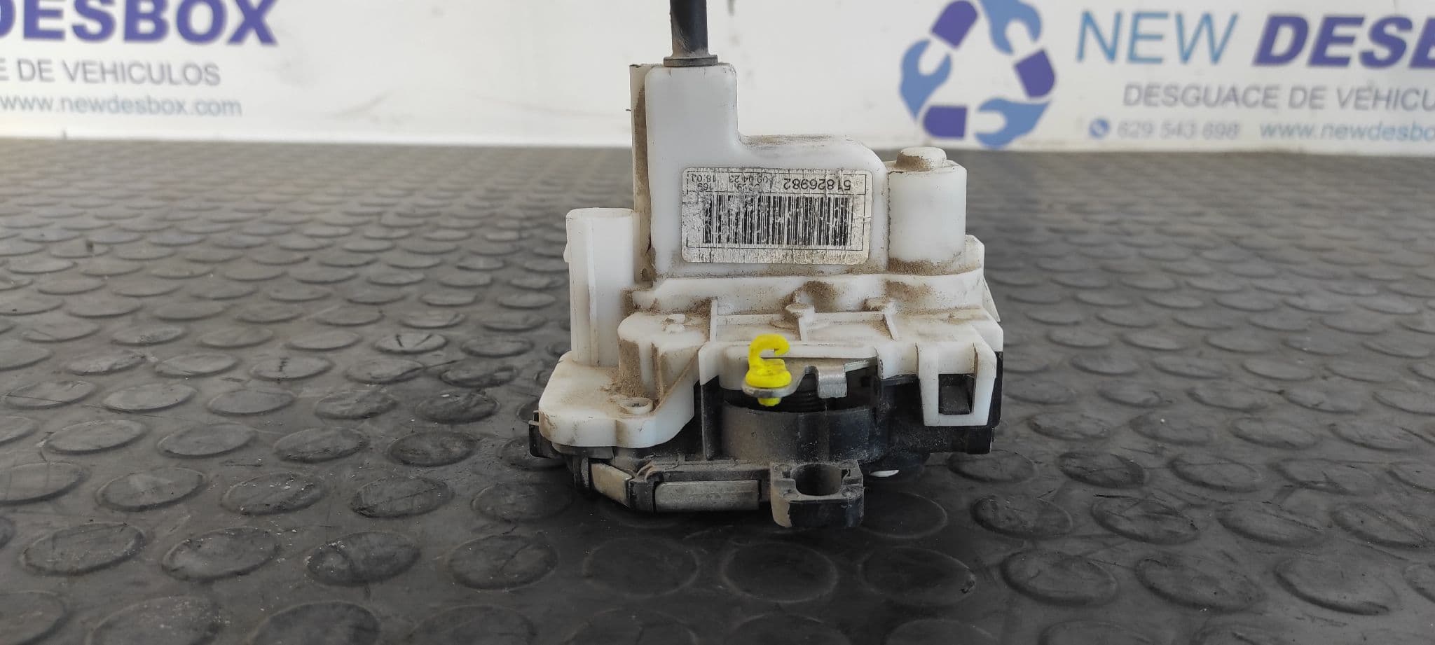 Recambio de CERRADURA PUERTA TRASERA DERECHA para FIAT PANDA (169) 1.3 16V JTD Dynamic 188A8000 referencia OEM IAM 51826982   - BLANCO