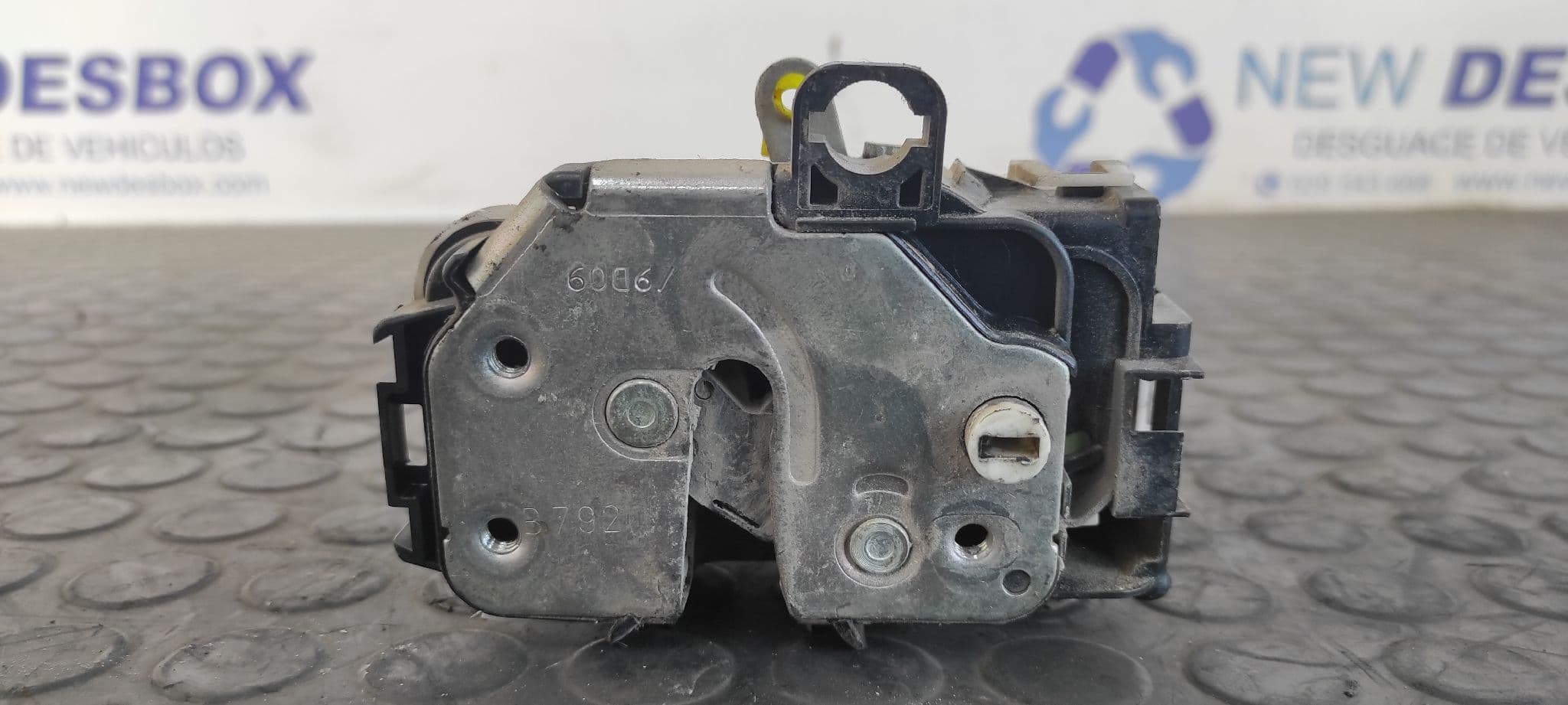 Recambio de CERRADURA PUERTA TRASERA DERECHA para FIAT PANDA (169) 1.3 16V JTD Dynamic 188A8000 referencia OEM IAM 51826982   - BLANCO 4
