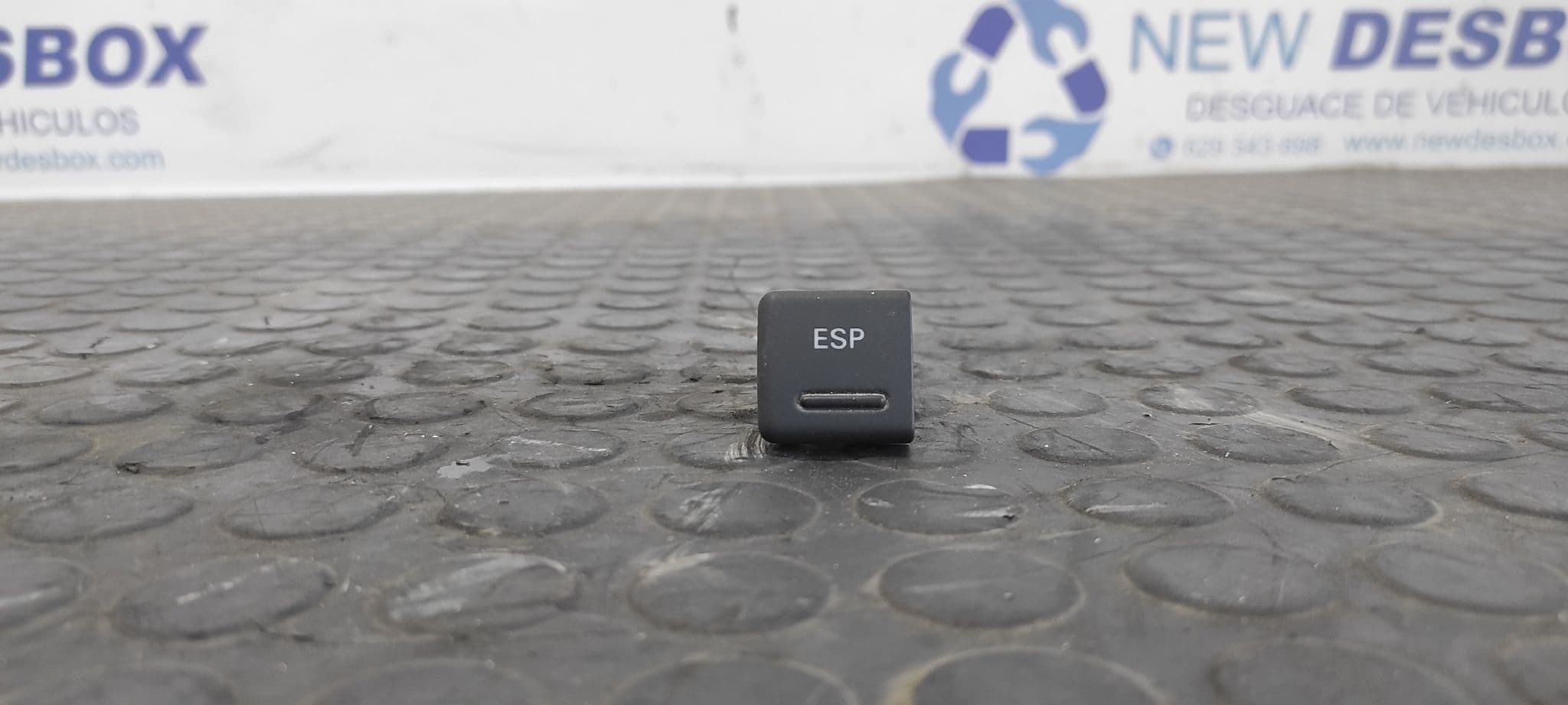 Recambio de INTERRUPTOR para SEAT EXEO ST (3R5)(2009>) 2.0 TDI CAGA referencia OEM IAM 8H1927134A   - NEGRO