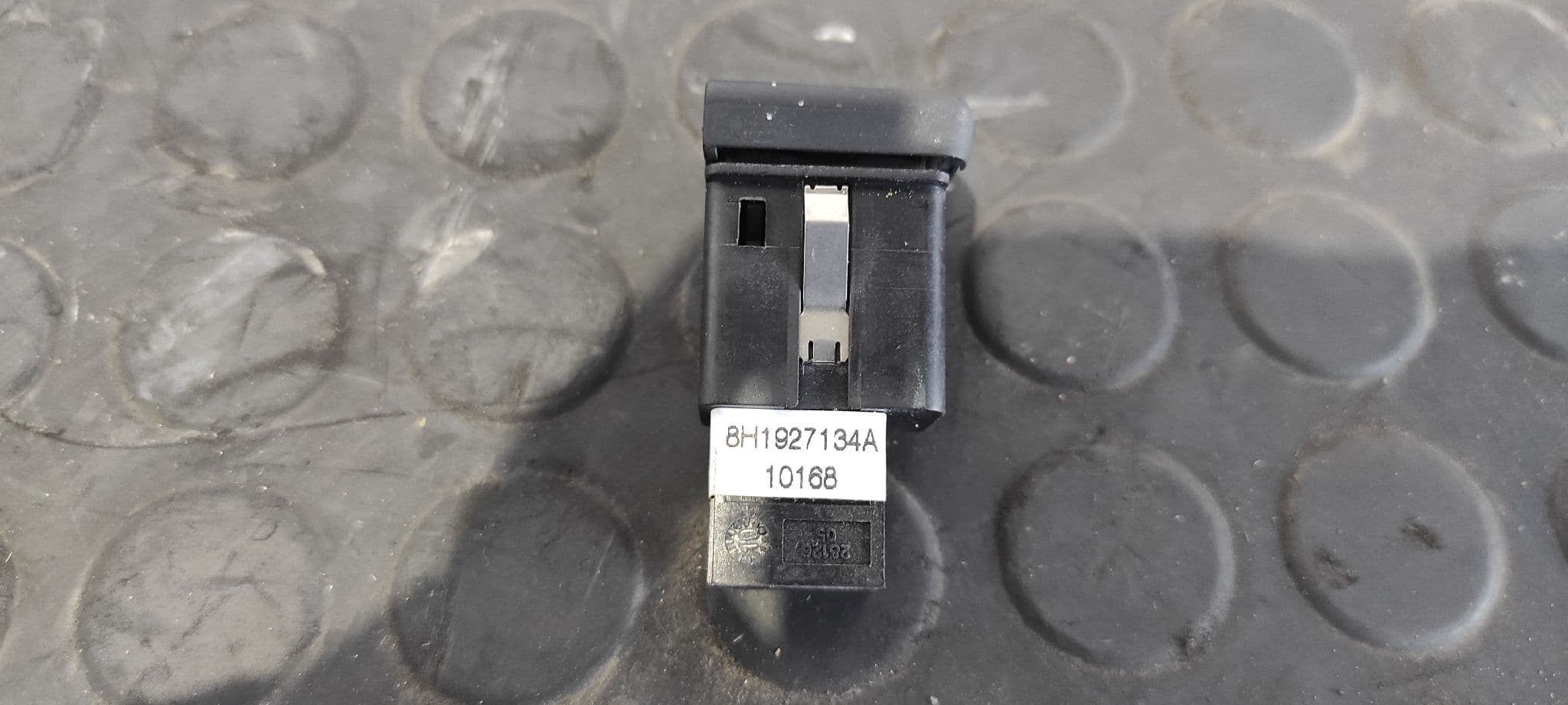 Recambio de INTERRUPTOR para SEAT EXEO ST (3R5)(2009>) 2.0 TDI CAGA referencia OEM IAM 8H1927134A   - NEGRO 2