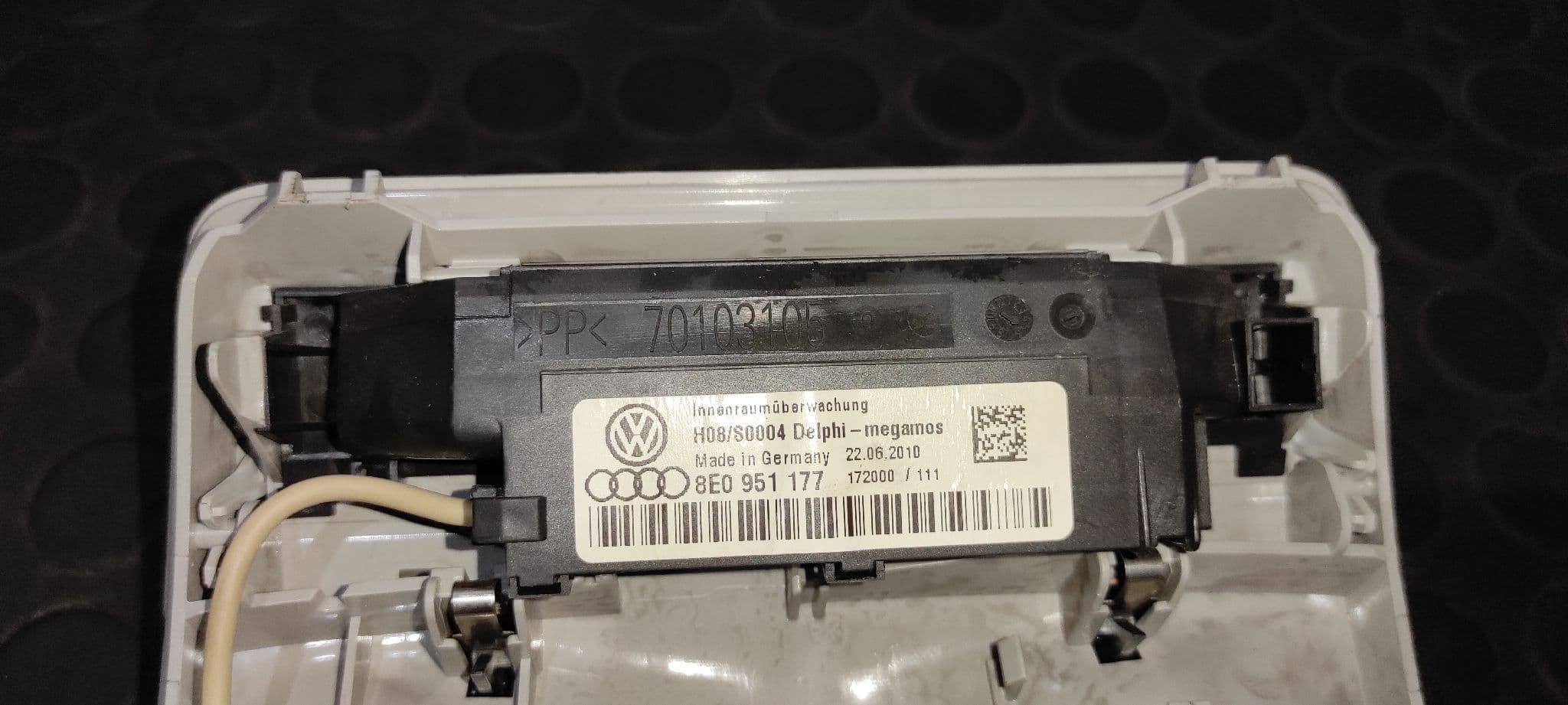 Recambio de LUZ INTERIOR para SEAT EXEO ST (3R5)(2009>) 2.0 TDI CAGA referencia OEM IAM 8E0951177   - NEGRO 2