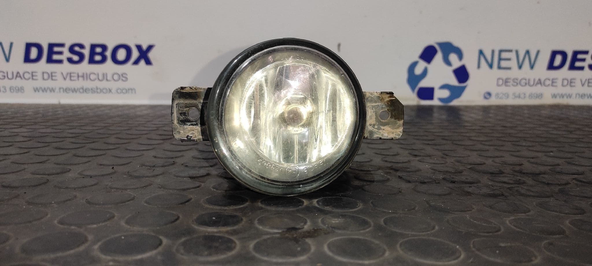 Recambio de FARO ANTINIEBLA DERECHO para RENAULT ESPACE IV (JK0) 1.9 dCi Diesel F9Q820 referencia OEM IAM 8200002470   - NEGRO