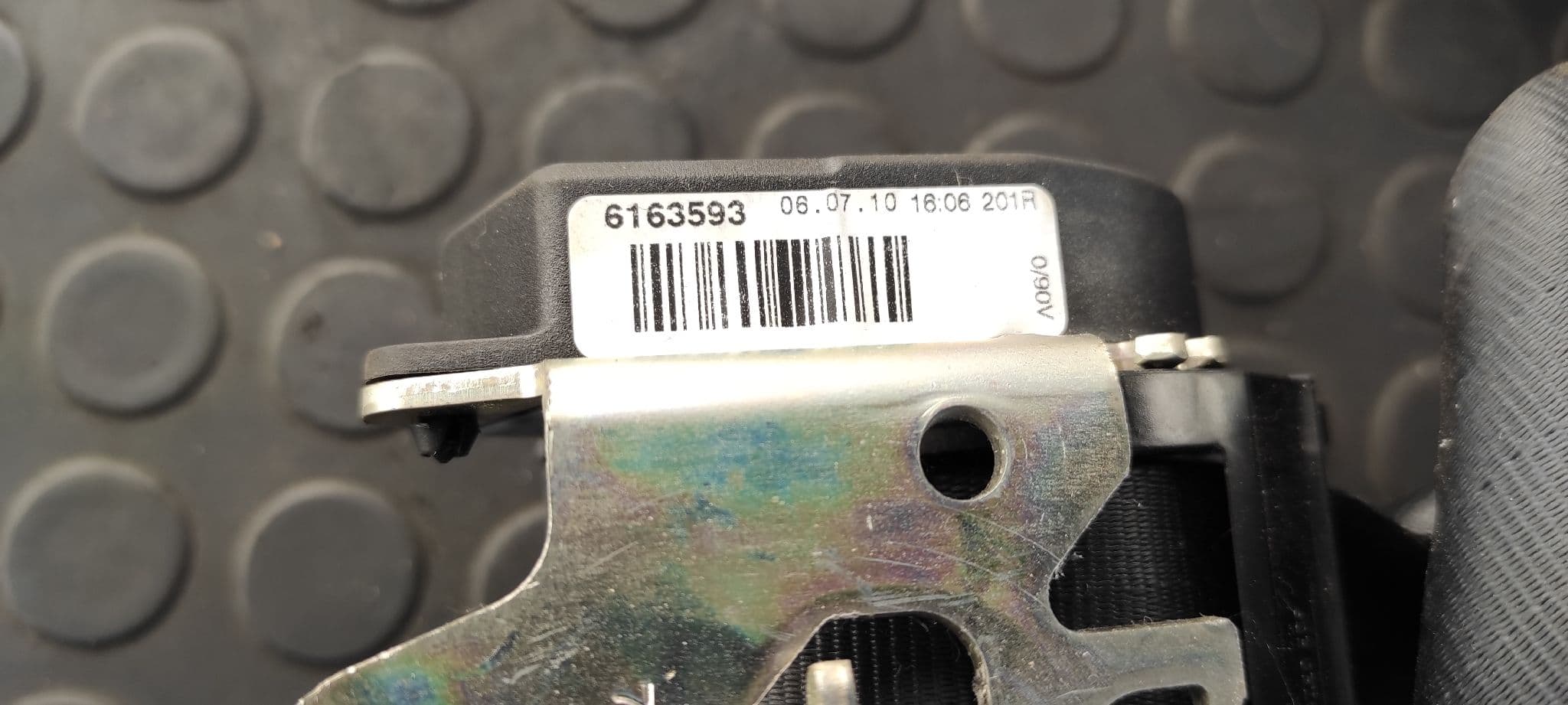 Recambio de CINTURON TRASERO DERECHO para SEAT EXEO ST (3R5)(2009>) 2.0 TDI CAGA referencia OEM IAM 3R0857805   - NEGRO 5
