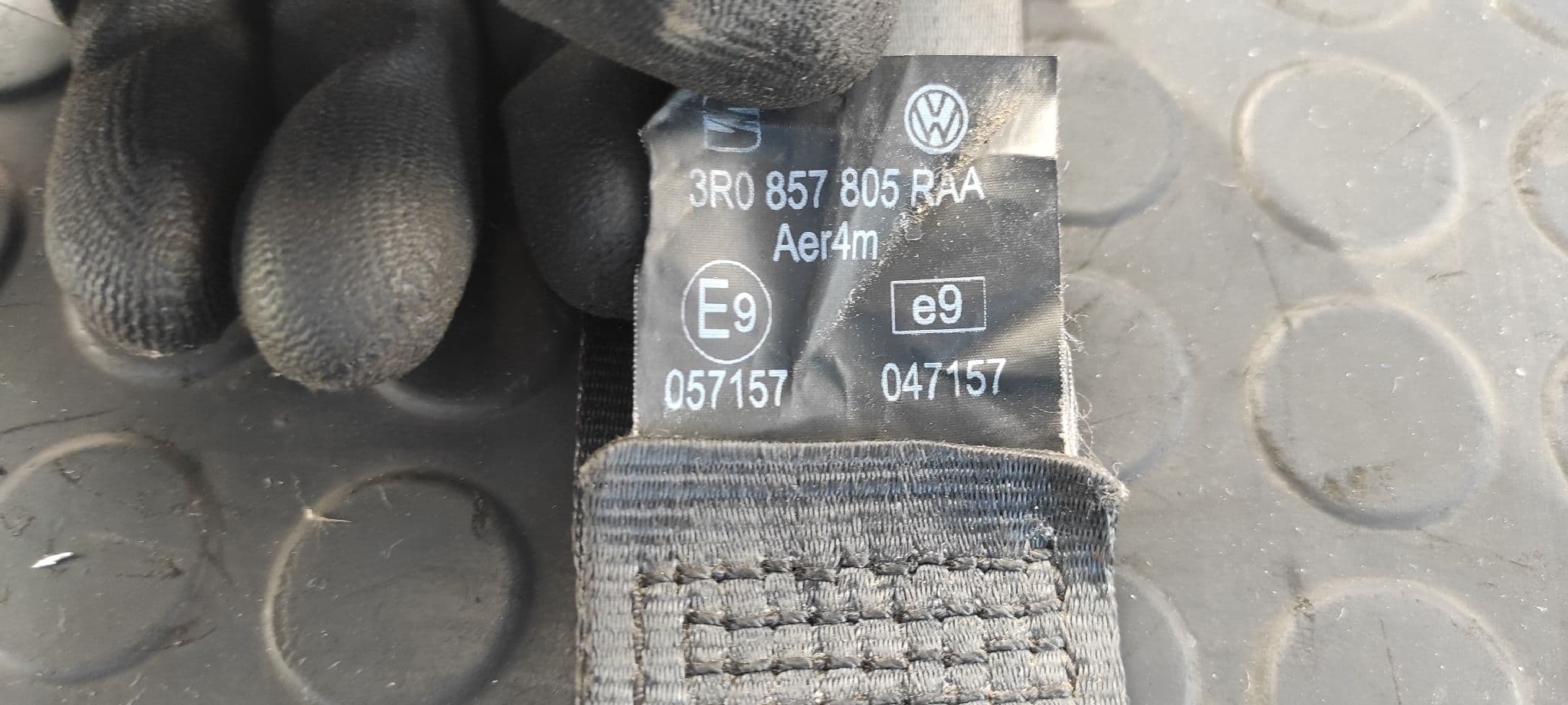 Recambio de CINTURON TRASERO DERECHO para SEAT EXEO ST (3R5)(2009>) 2.0 TDI CAGA referencia OEM IAM 3R0857805   - NEGRO 3
