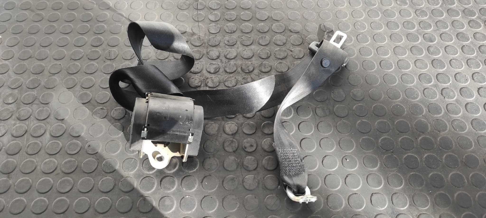 Recambio de CINTURON TRASERO IZQUIERDO para SEAT EXEO ST (3R5)(2009>) 2.0 TDI CAGA referencia OEM IAM 3R0857805   - NEGRO