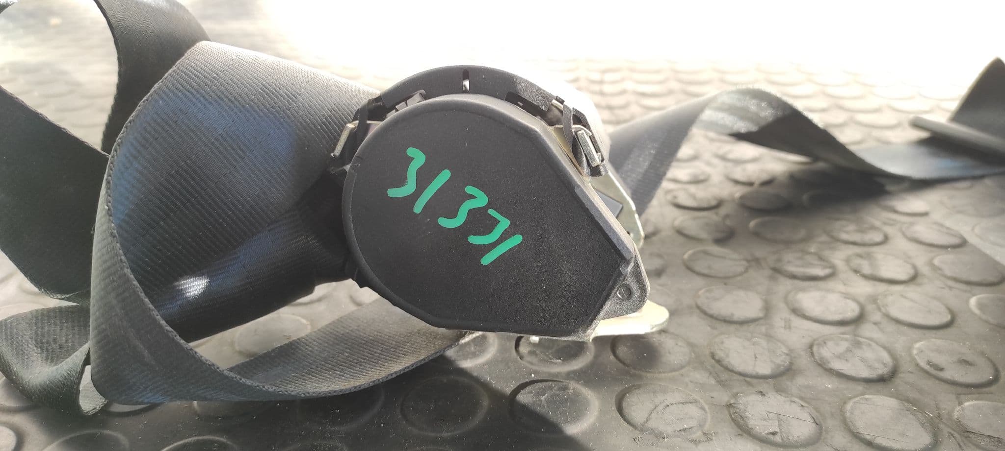 Recambio de CINTURON TRASERO IZQUIERDO para SEAT EXEO ST (3R5)(2009>) 2.0 TDI CAGA referencia OEM IAM 3R0857805   - NEGRO 2