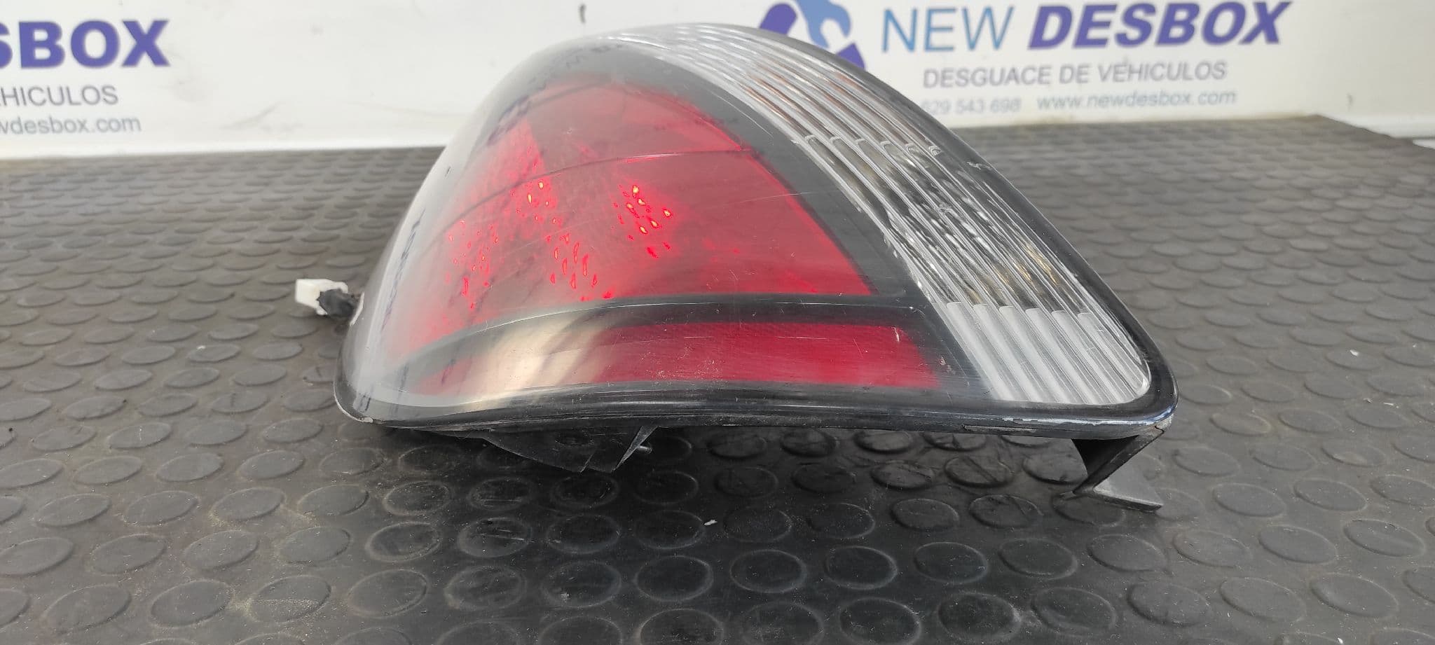 Recambio de PILOTO TRASERO IZQUIERDO para KIA RIO 1.5 CRDi Active D4FA referencia OEM IAM 924011G2   - NEGRO 7