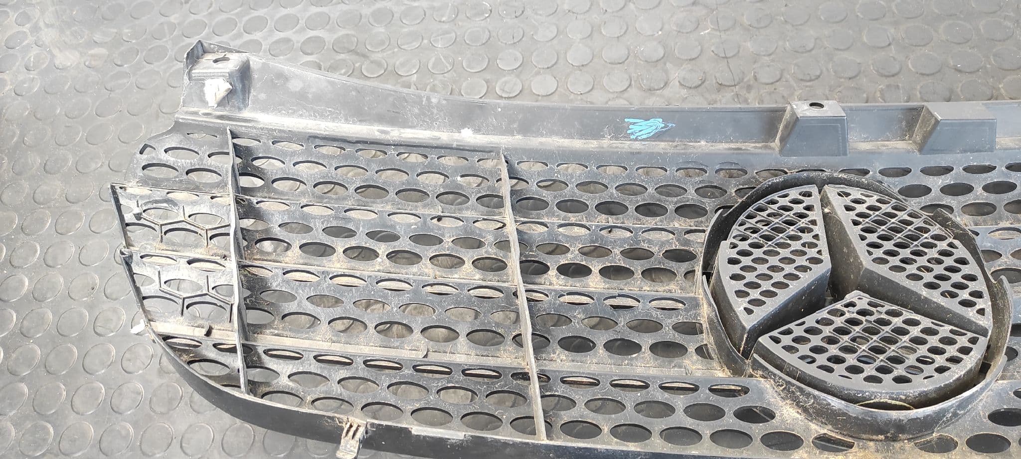 Recambio de REJILLA DELANTERA para MERCEDES-BENZ VITO CAJA CERRADA 6.03 -> 109  CDI  Compacto  (639.601) 646983 referencia OEM IAM A6398800185   - BLANCO 7