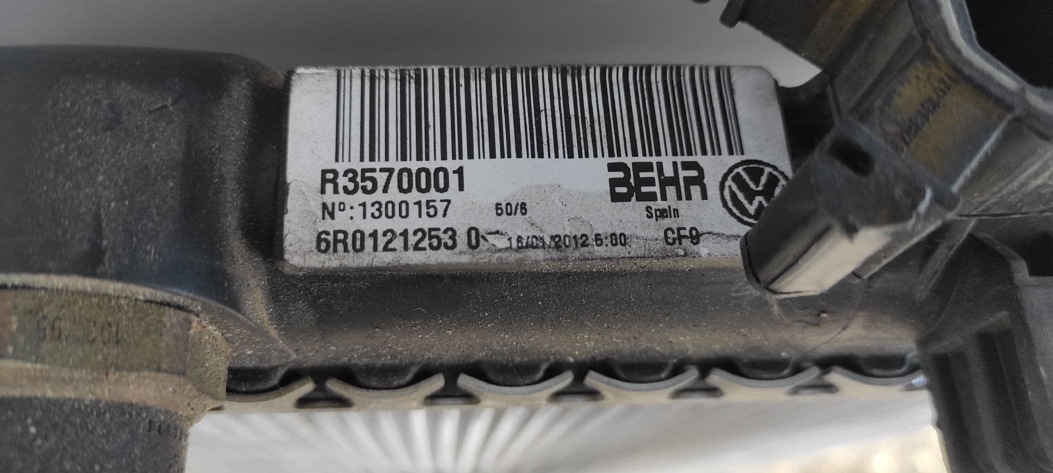 Recambio de RADIADOR AGUA para SKODA FABIA (5J2 ) Urban CGPA referencia OEM IAM 6R0121253   - BLANCO 2
