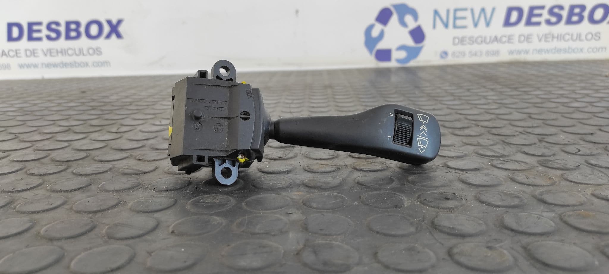 Recambio de MANDO LIMPIA para BMW SERIE 3 BERLINA (E46) referencia OEM IAM 8363664