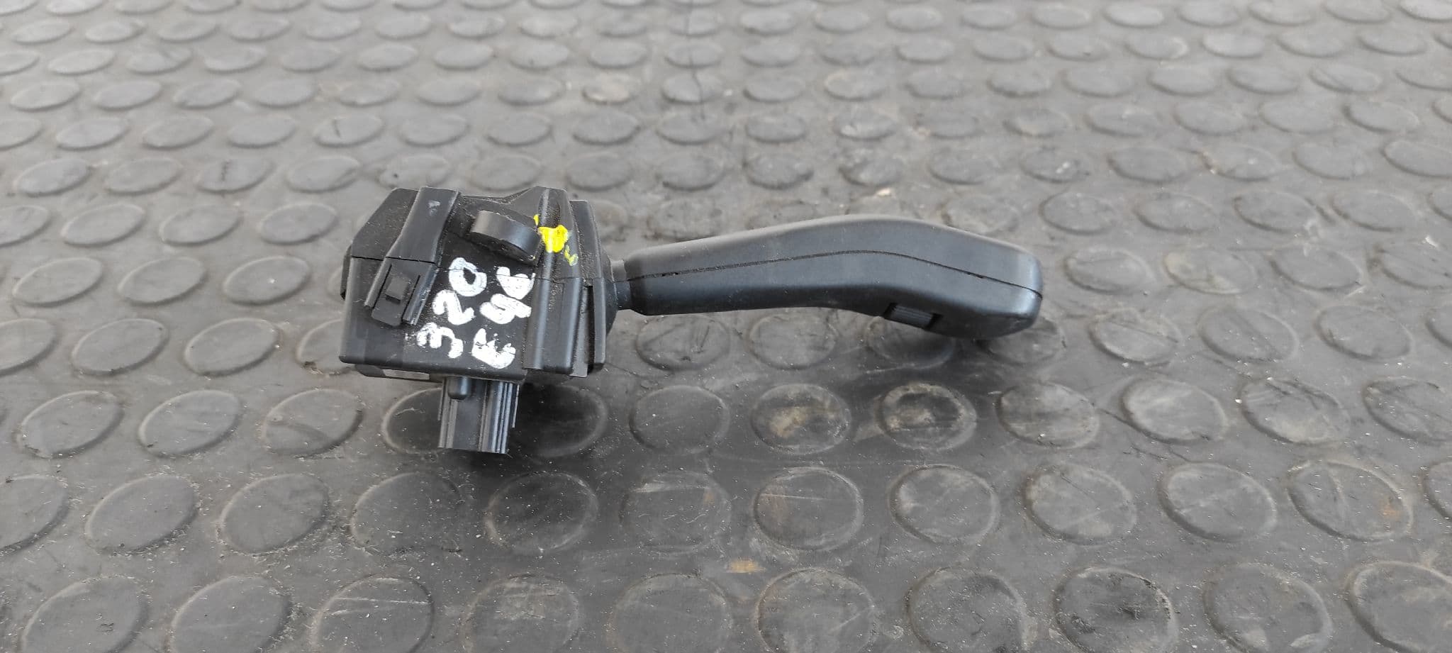 Recambio de MANDO LIMPIA para BMW SERIE 3 BERLINA (E46) referencia OEM IAM 8363664 3