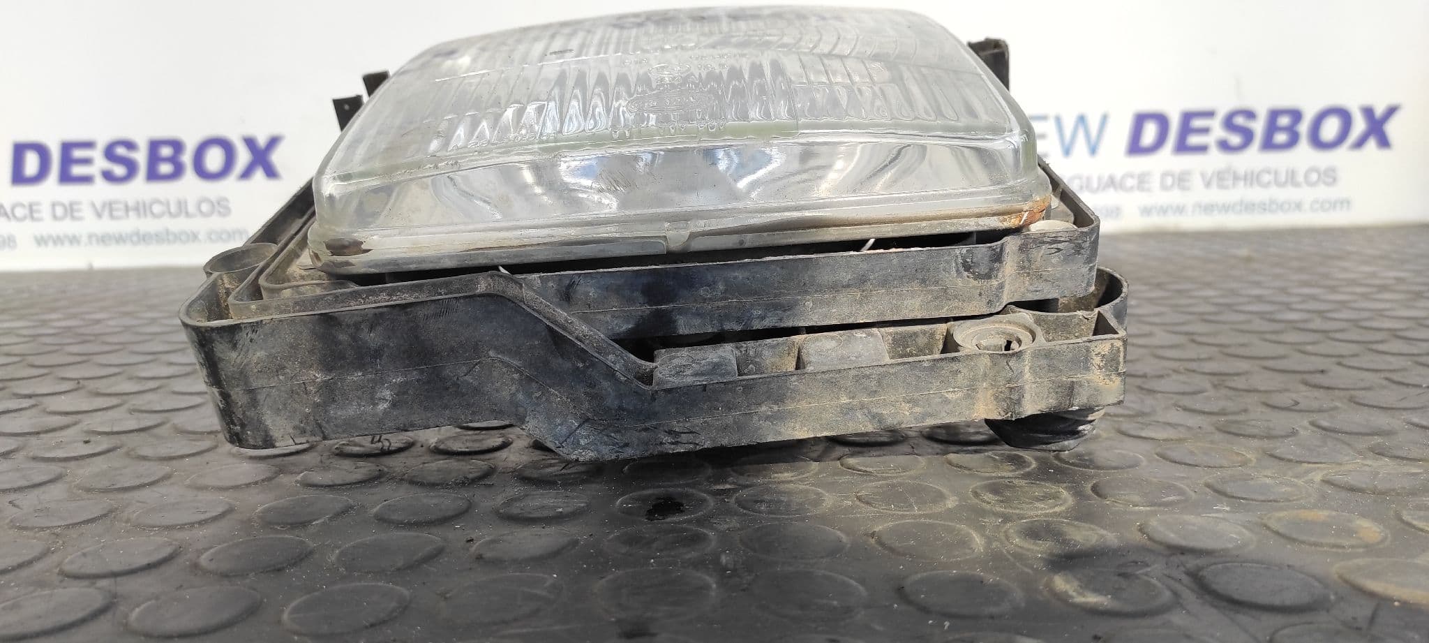 Recambio de FARO IZQUIERDO para MERCEDES MB SERIE:100 D CAJA ABIERTA (W631) referencia OEM IAM 201960228 4