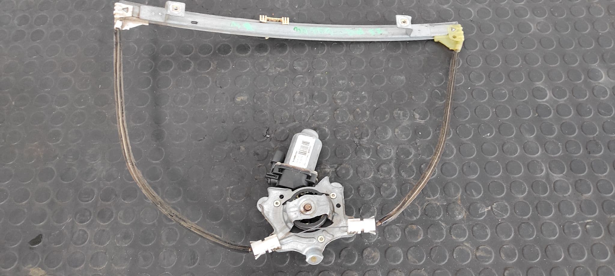 Recambio de ELEVALUNAS DELANTERO IZQUIERDO para RENAULT CLIO I FASE I+II (B/C57) 1.2 Alize DF7 D7 referencia OEM IAM 400733   - BLANCO