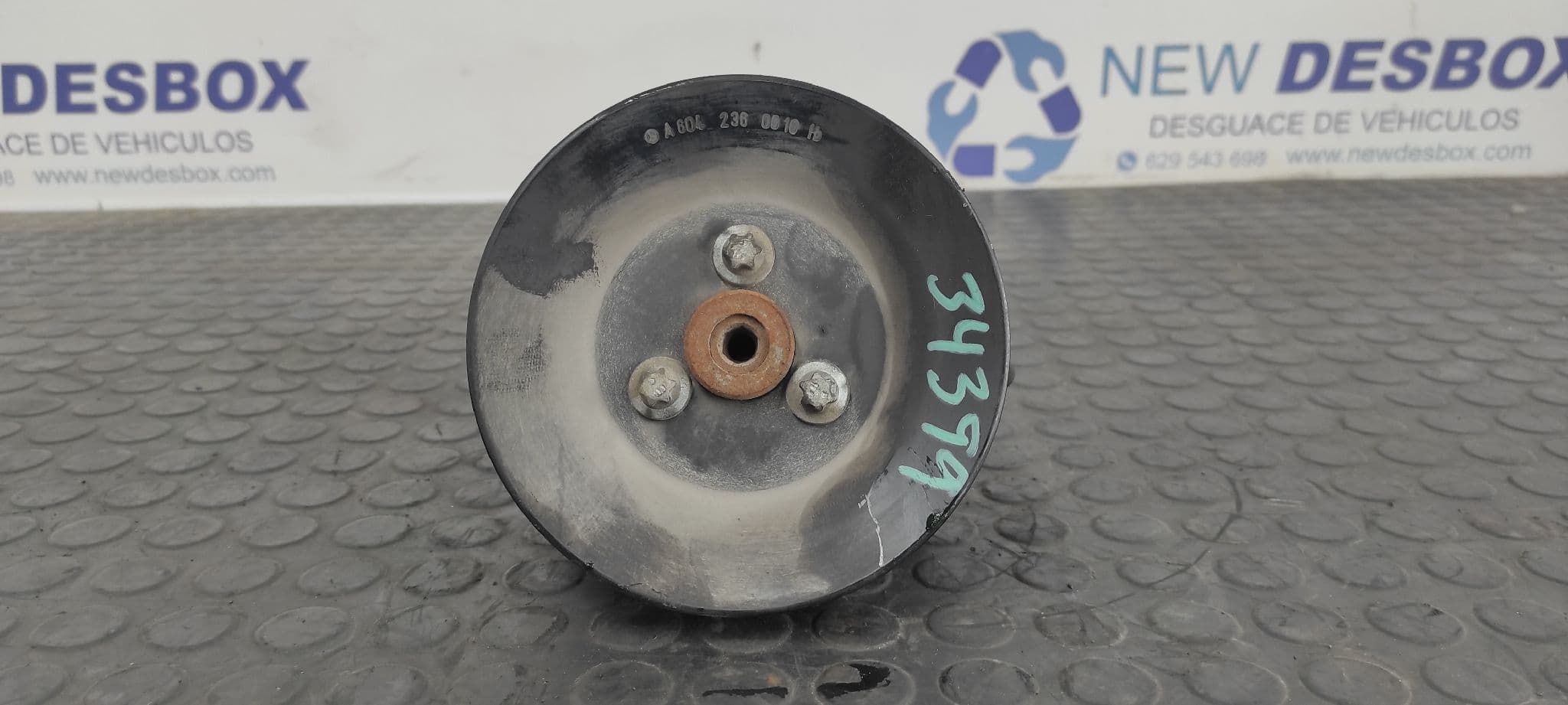 Recambio de BOMBA DIRECCION para MERCEDES-BENZ VITO (W638) COMBI 108 CDI    (638.194) 611980 referencia OEM IAM A0024667001   - BLANCO
