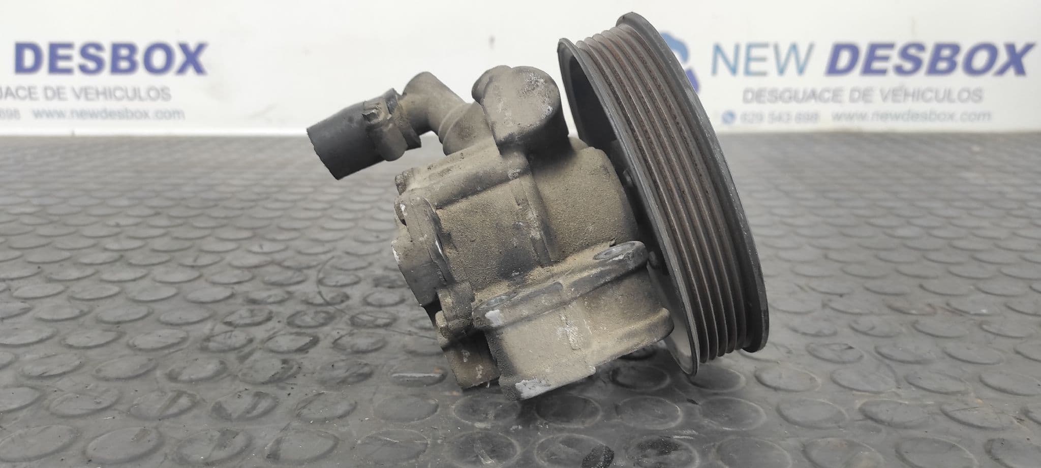 Recambio de BOMBA DIRECCION para MERCEDES-BENZ VITO (W638) COMBI 108 CDI    (638.194) 611980 referencia OEM IAM A0024667001   - BLANCO 7