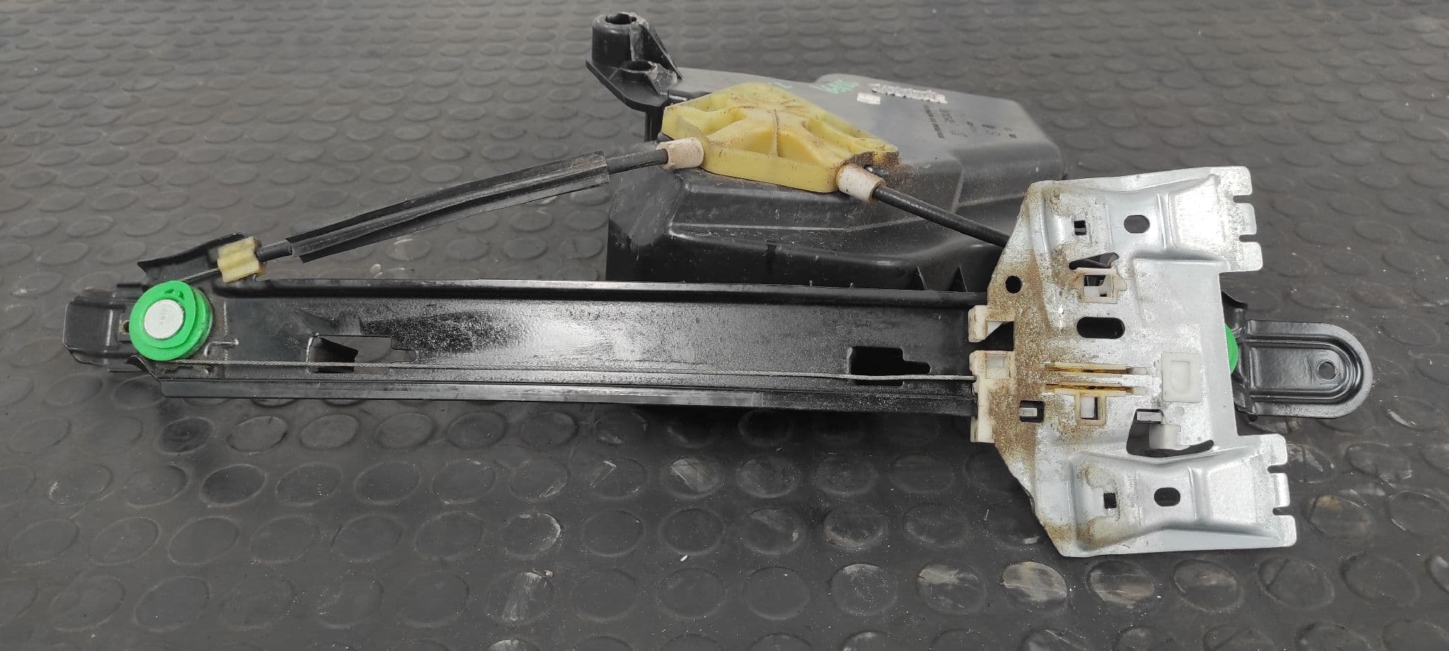 Recambio de ELEVALUNAS TRASERO IZQUIERDO para SEAT LEON (1P1) BXE referencia OEM IAM 1P0839401B   - BLANCO 4