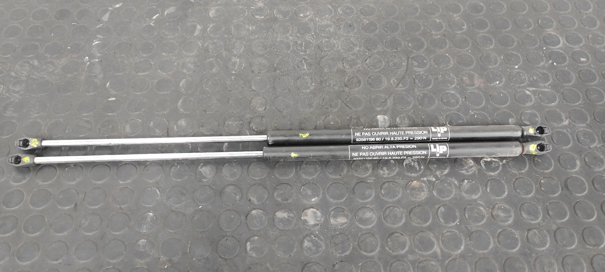 Recambio de AMORTIGUADORES MALETERO / PORTON para PEUGEOT 205 BERLINA referencia OEM IAM 9256119680
