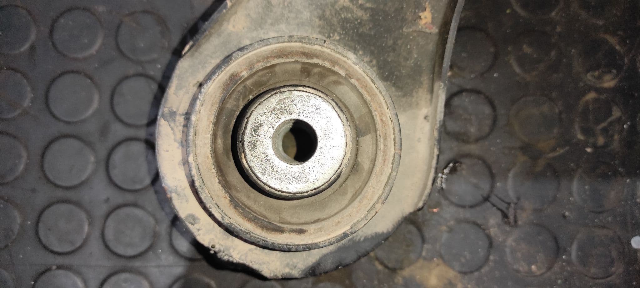 Recambio de BRAZO DERECHO INFERIOR DELANTERO para MERCEDES-BENZ VITO (W638) COMBI 108 CDI    (638.194) 611980 referencia OEM IAM    - BLANCO 5
