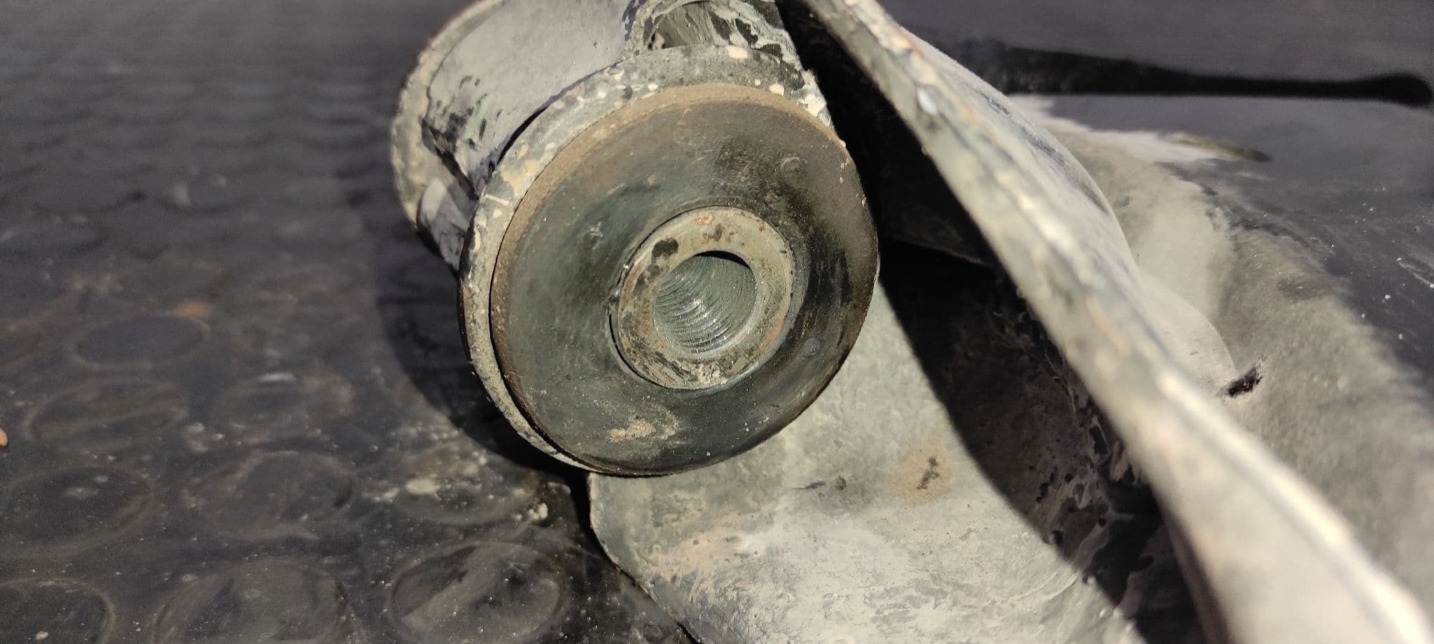 Recambio de BRAZO DERECHO INFERIOR DELANTERO para MERCEDES-BENZ VITO (W638) COMBI 108 CDI    (638.194) 611980 referencia OEM IAM    - BLANCO 2