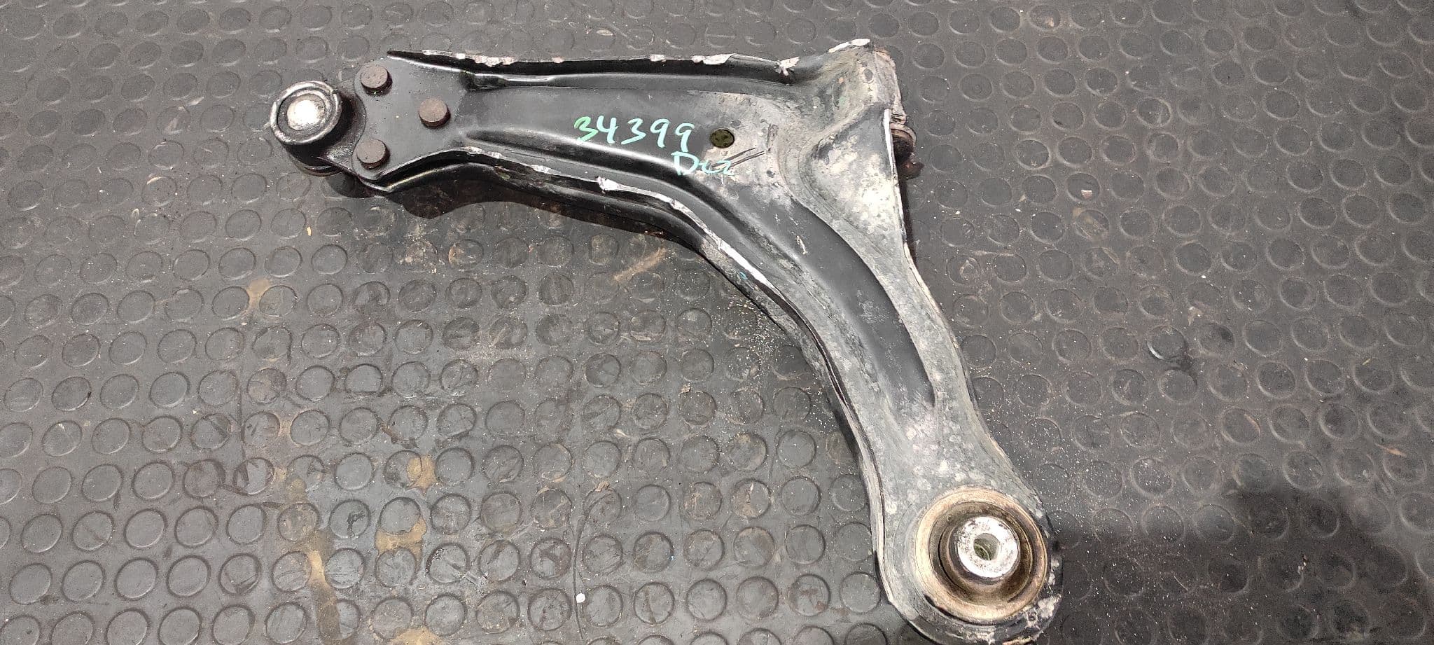 Recambio de BRAZO DERECHO INFERIOR DELANTERO para MERCEDES-BENZ VITO (W638) COMBI 108 CDI    (638.194) 611980 referencia OEM IAM    - BLANCO 3