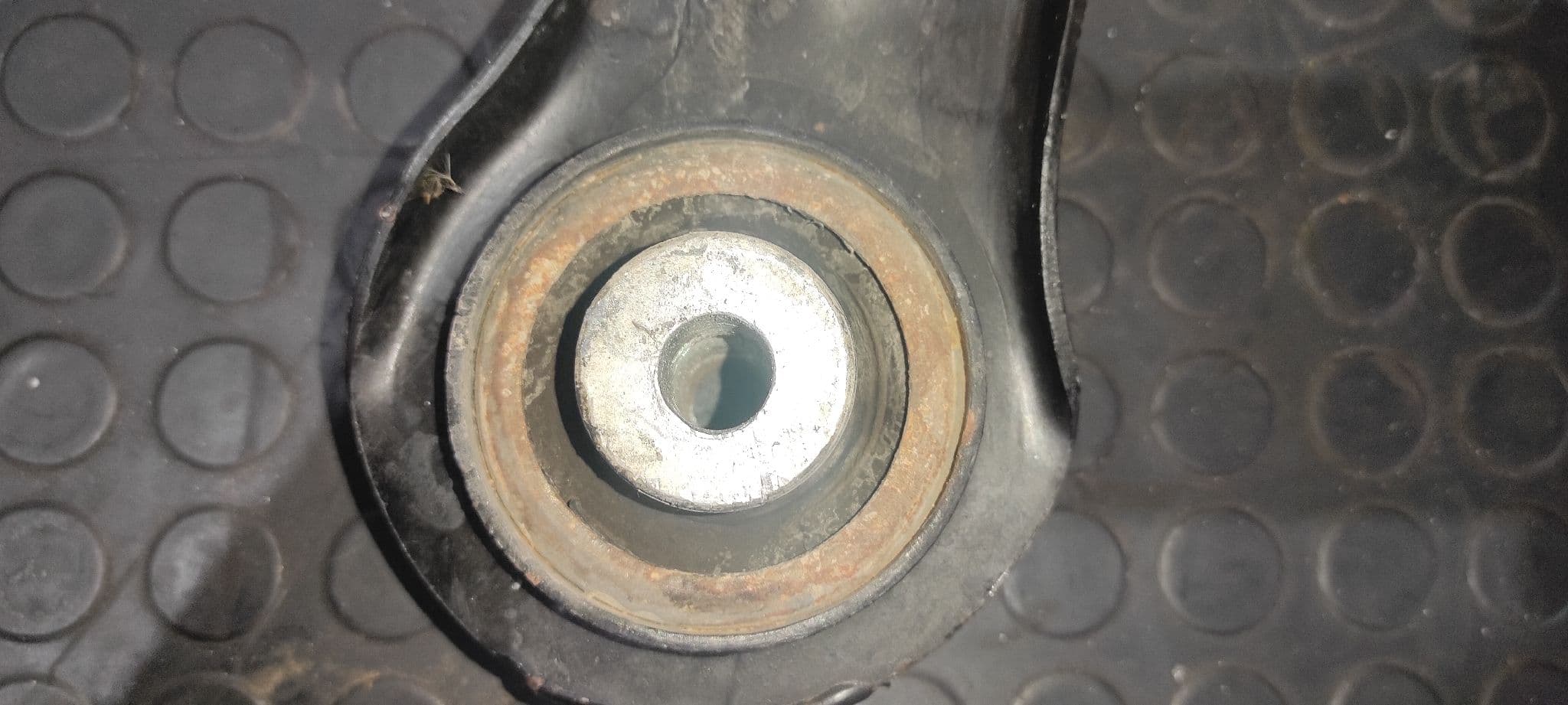 Recambio de BRAZO IZQUIERDO INFERIOR DELANTERO para MERCEDES-BENZ VITO (W638) COMBI 108 CDI    (638.194) 611980 referencia OEM IAM    - BLANCO 5